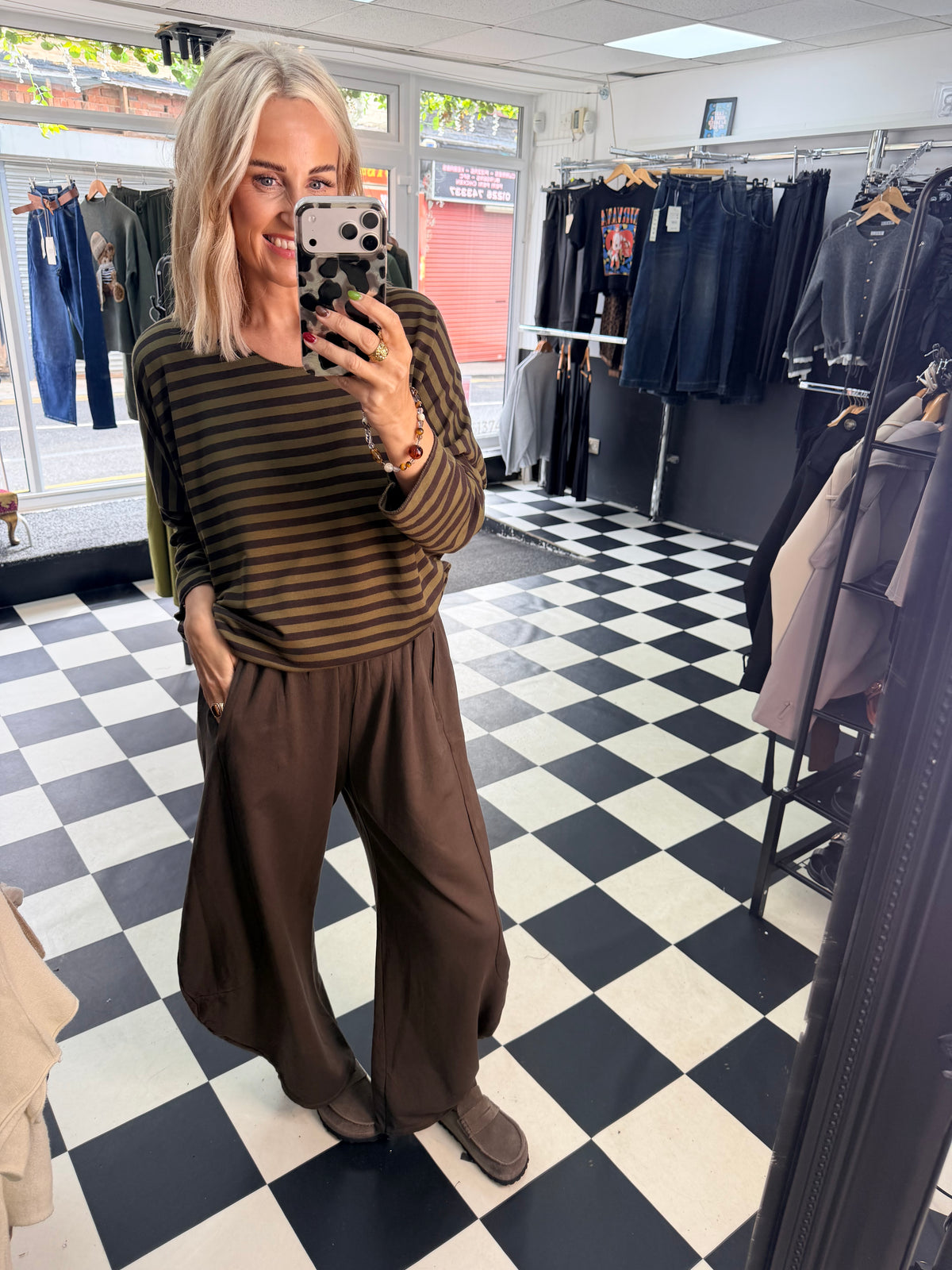 Basic Stripe - Khaki and chocolate