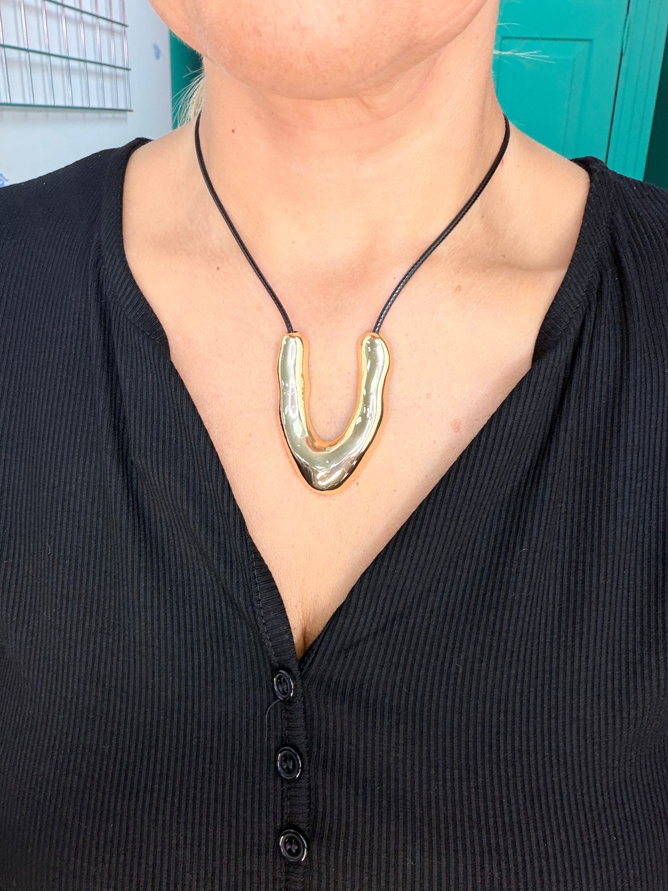 Lace Pendent V Gold