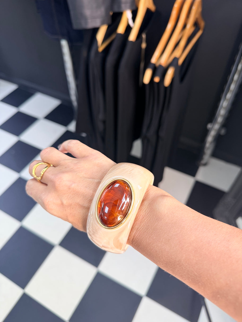 Gem Stone Bangle Cream Oval