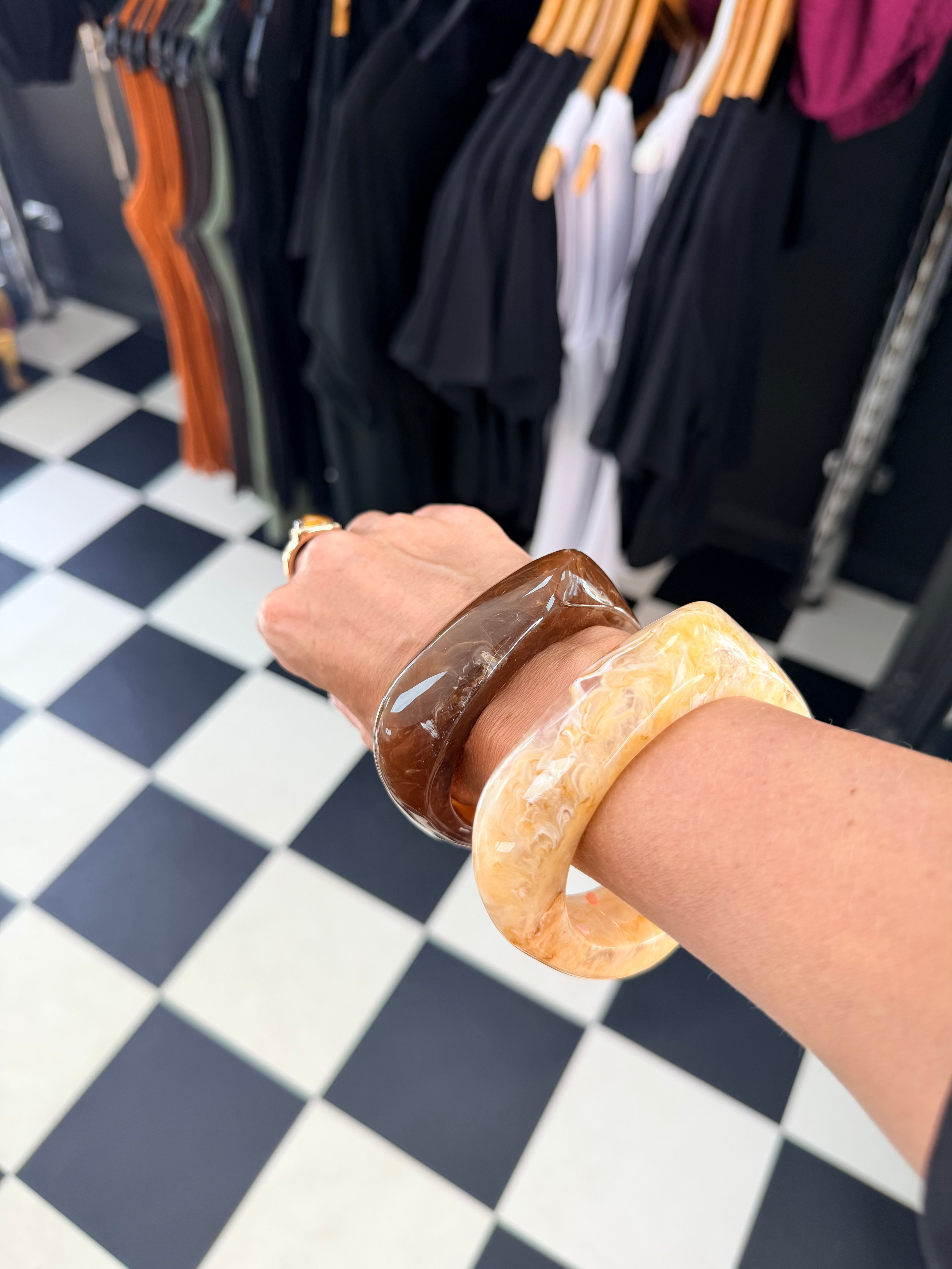 Wavy Bangle Tan