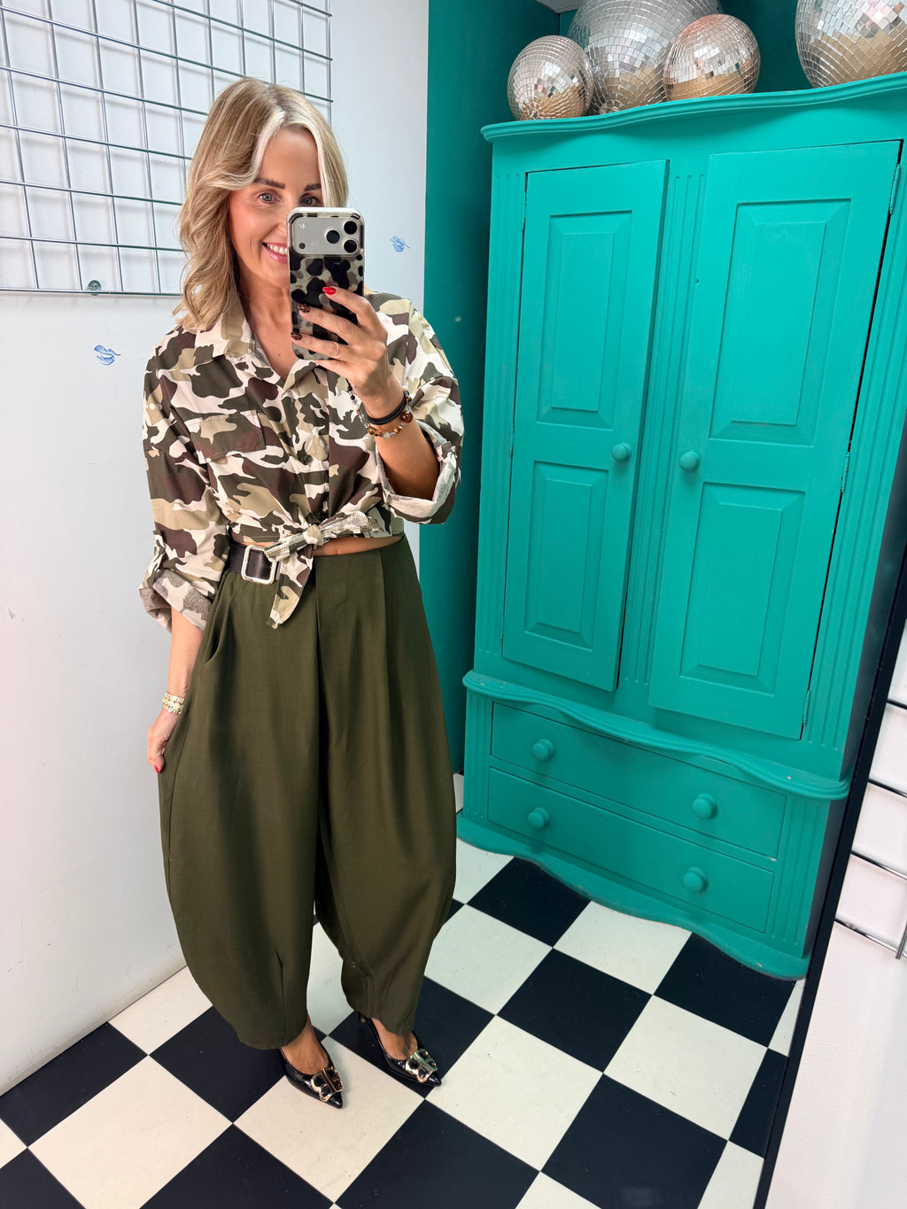 The Harper Half Belt Barrel Trousers Khaki