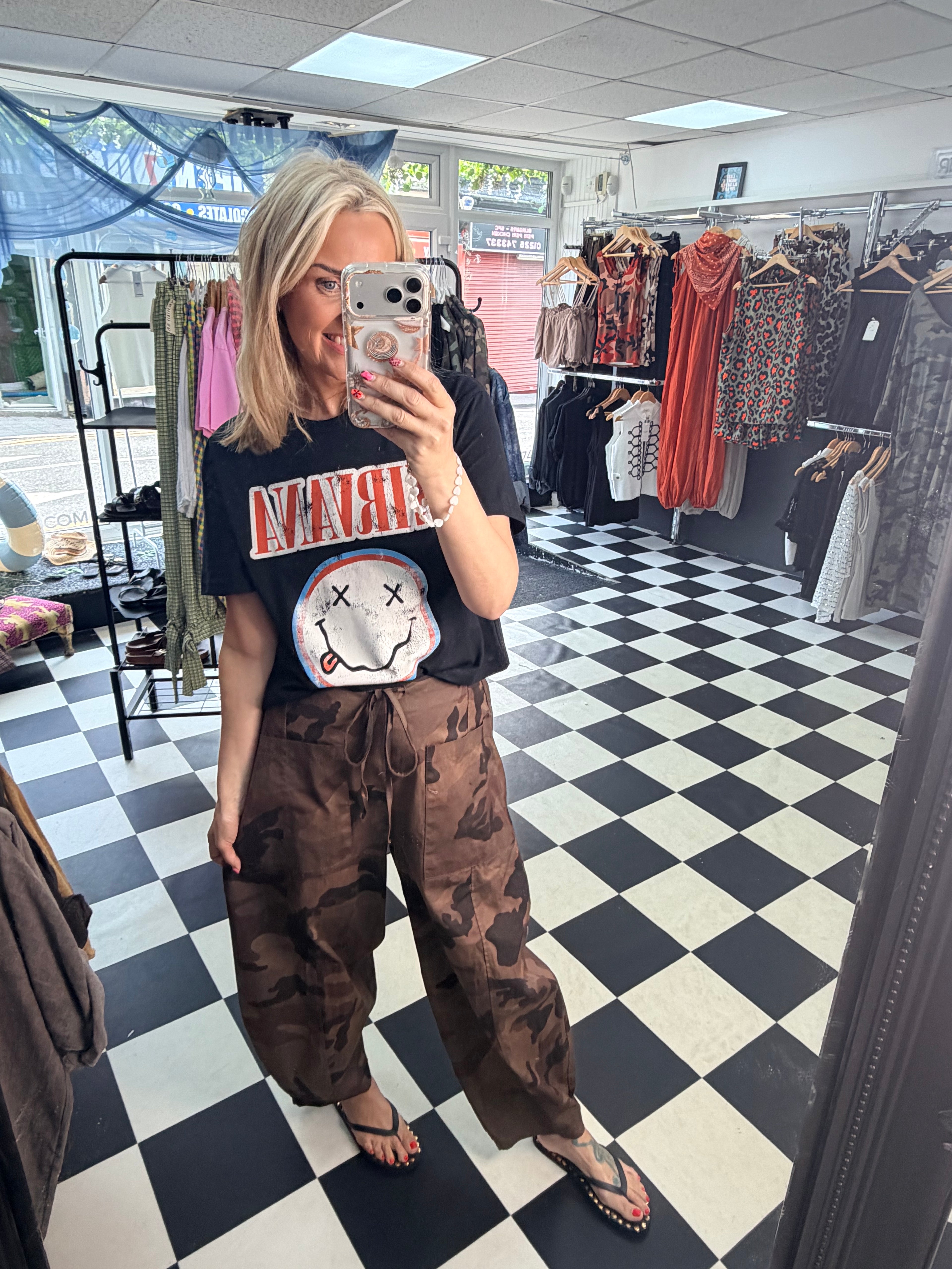 Band T shirt Nivarna Distressed logo