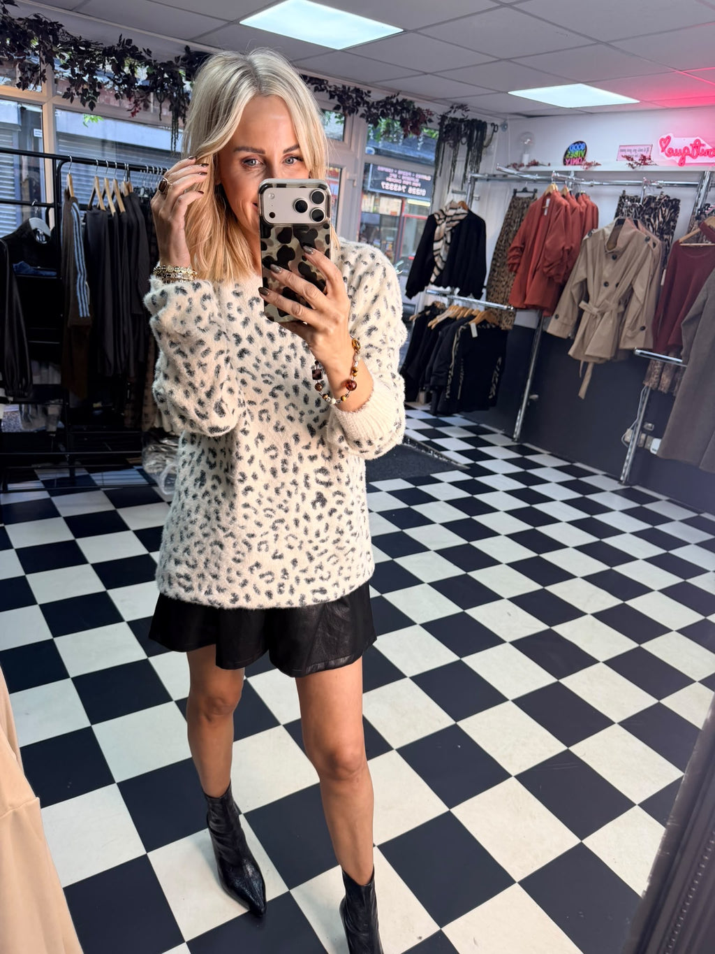 Amara animal print jumper - Cream
