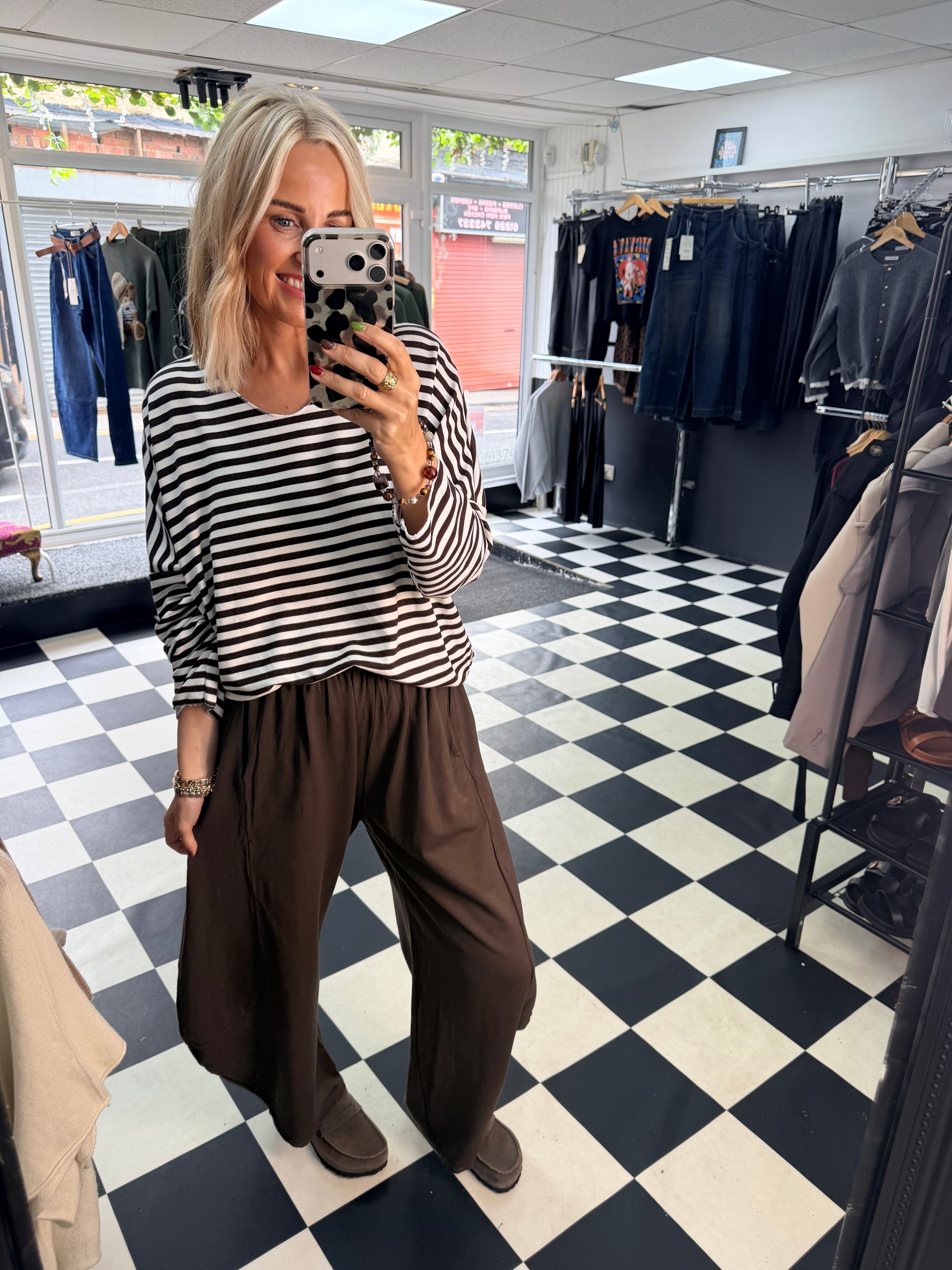 Basic Stripe - White and chocolate