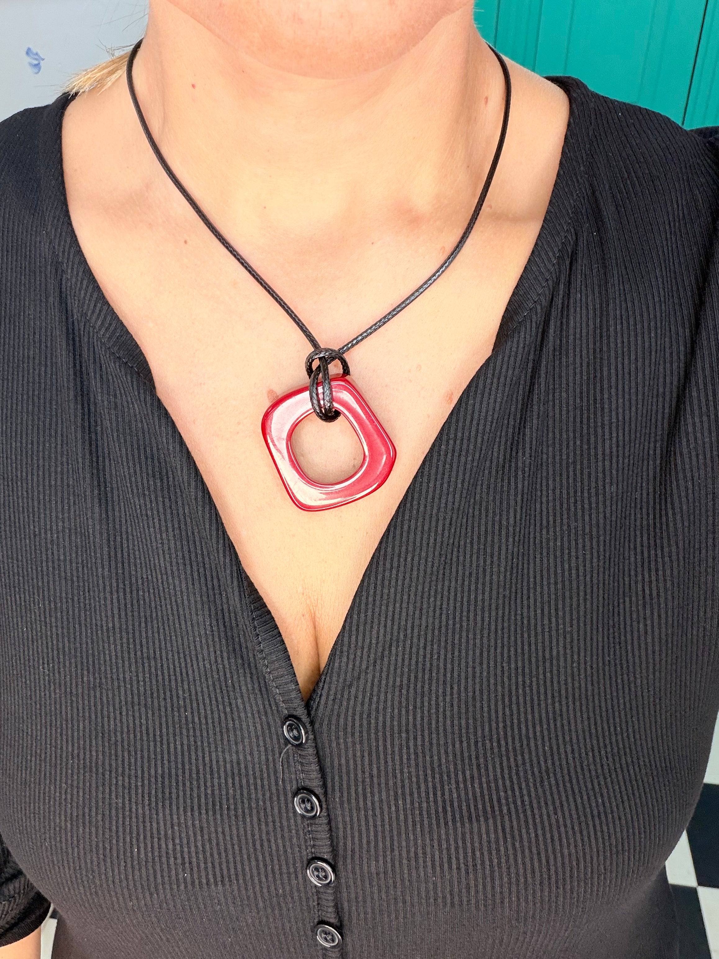 Lace Pendent Square Wine