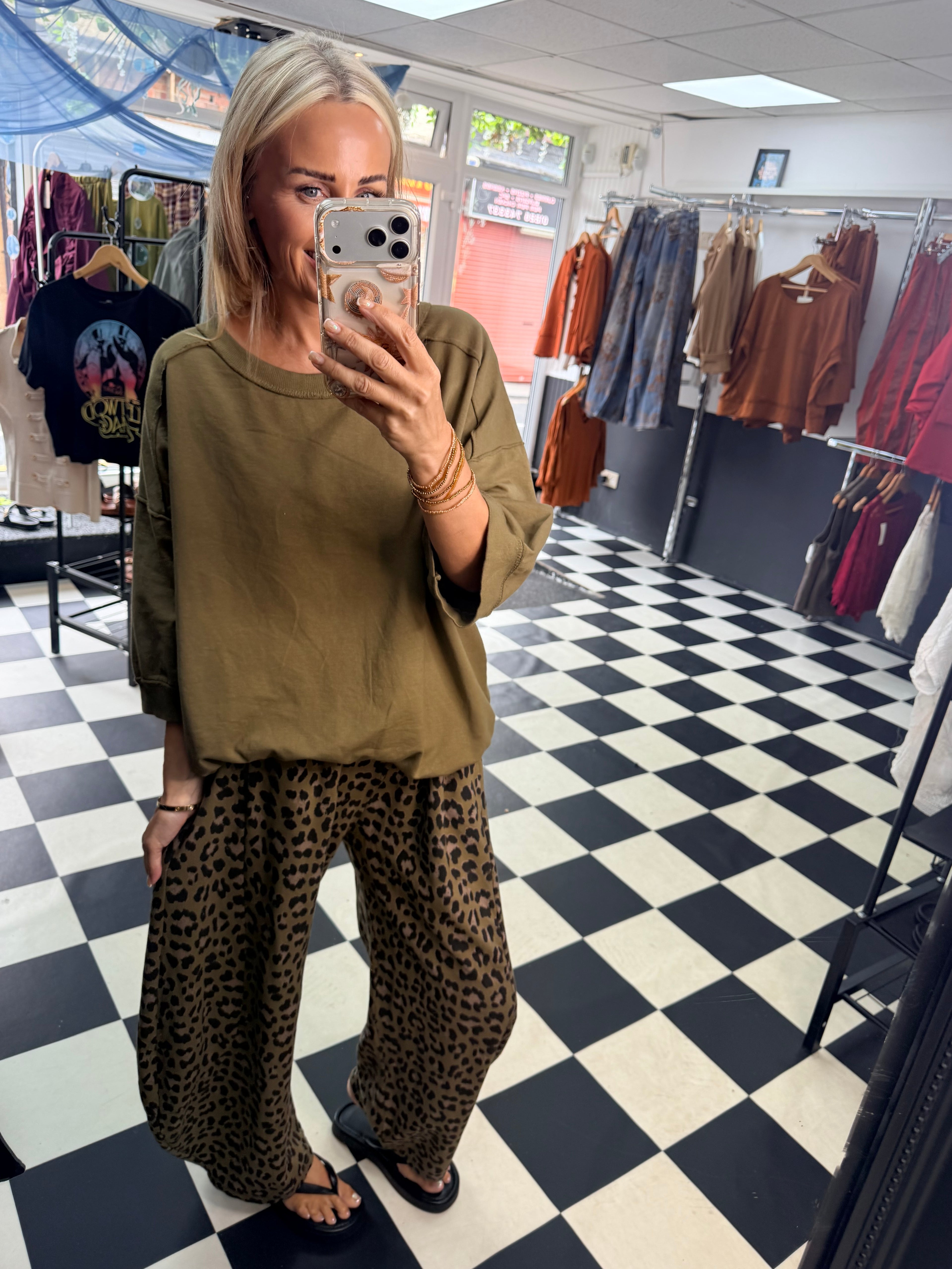 Leopard Barrel jogger Green