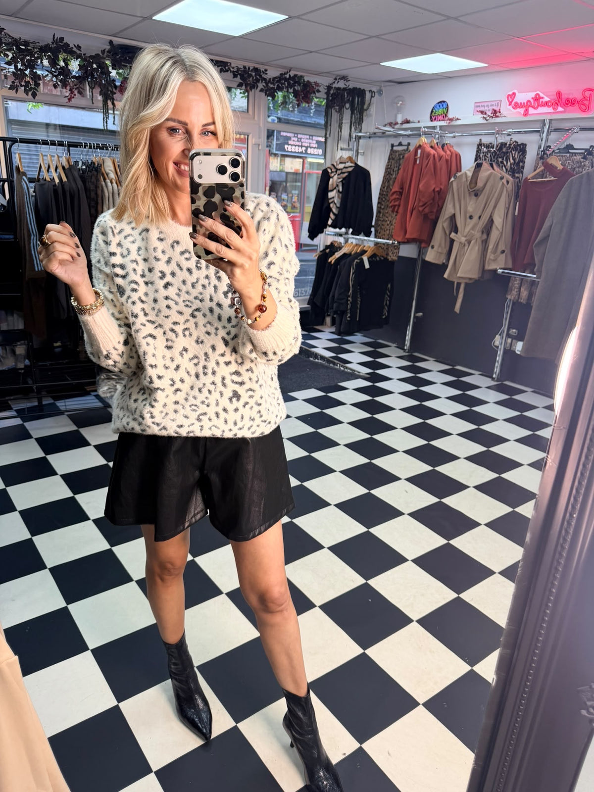 Amara animal print jumper - Cream