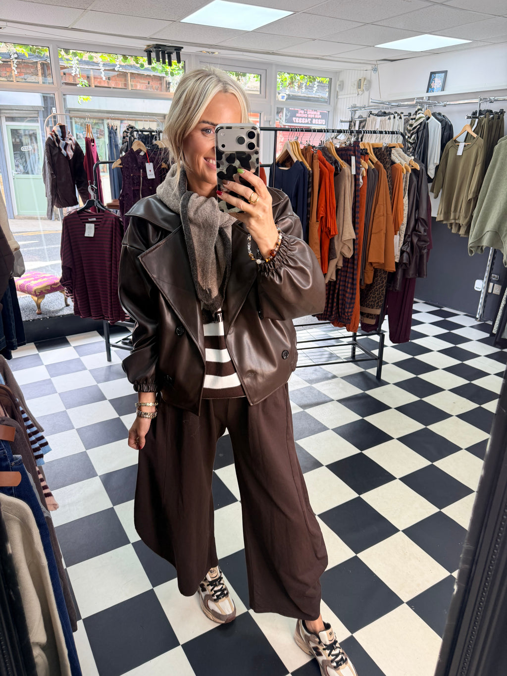 Triangle Knitted Scarf Stripe Plain Taupe/Chocolate