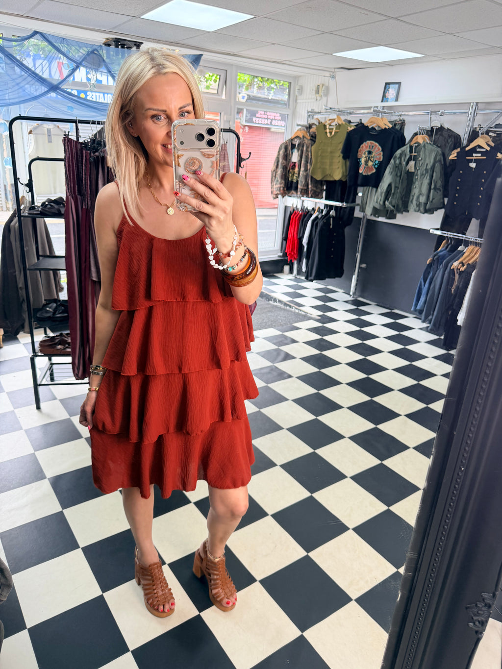 Tired dress Rust