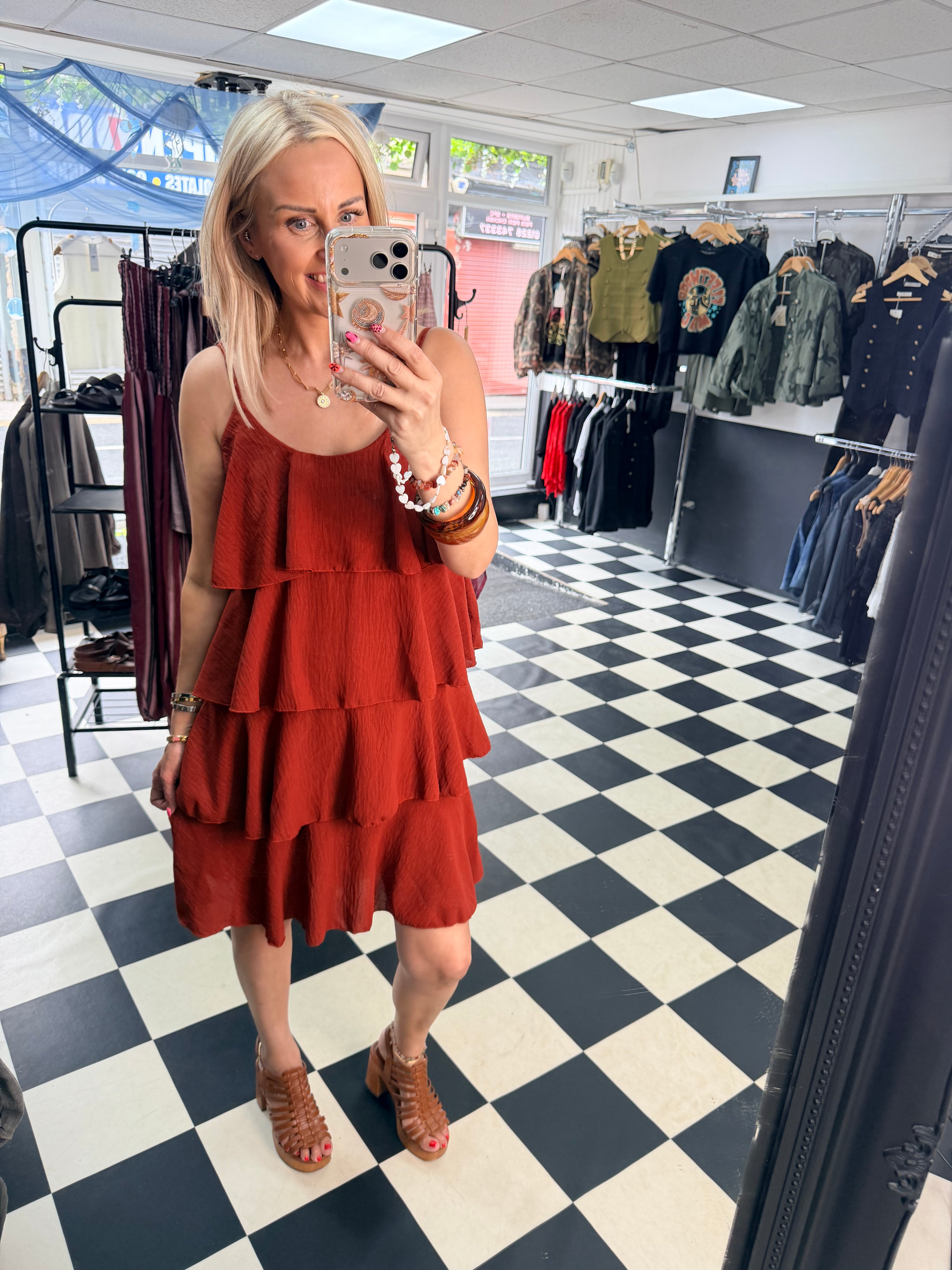 Tired dress Rust