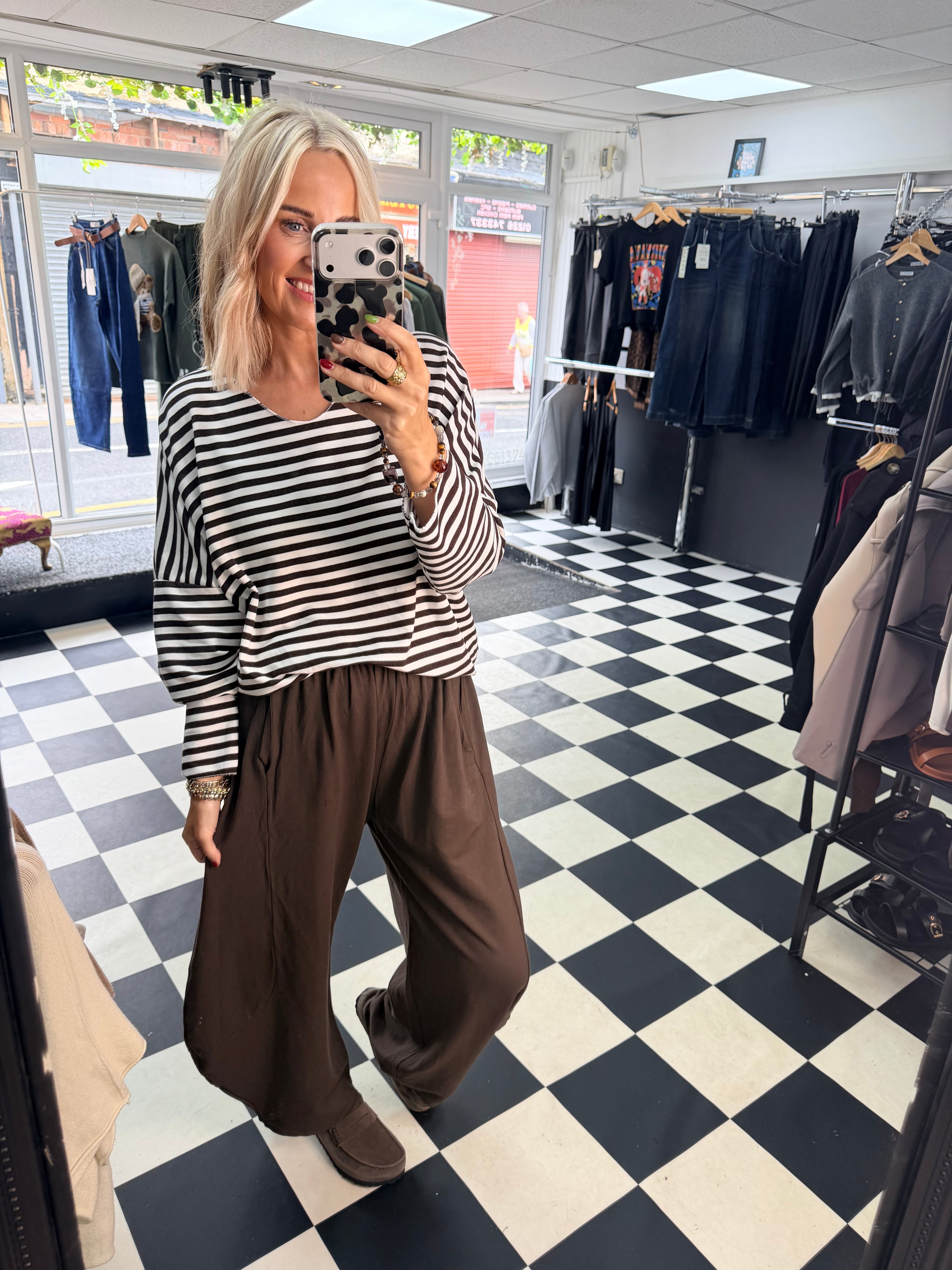 Basic Stripe - White and chocolate