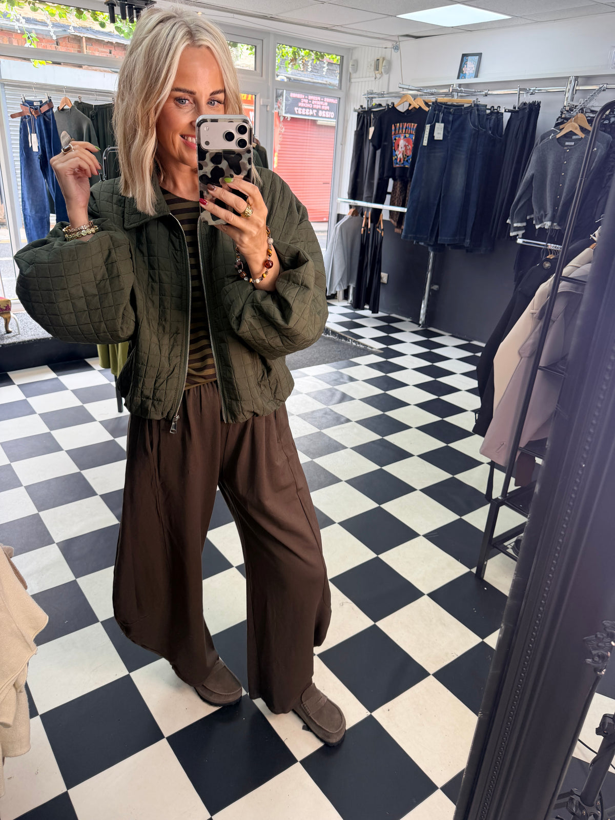 Basic Stripe - Khaki and chocolate