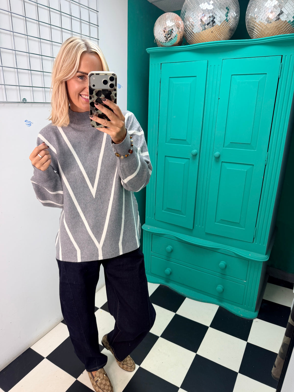 Turtle Neck Jumper V design Grey special buy