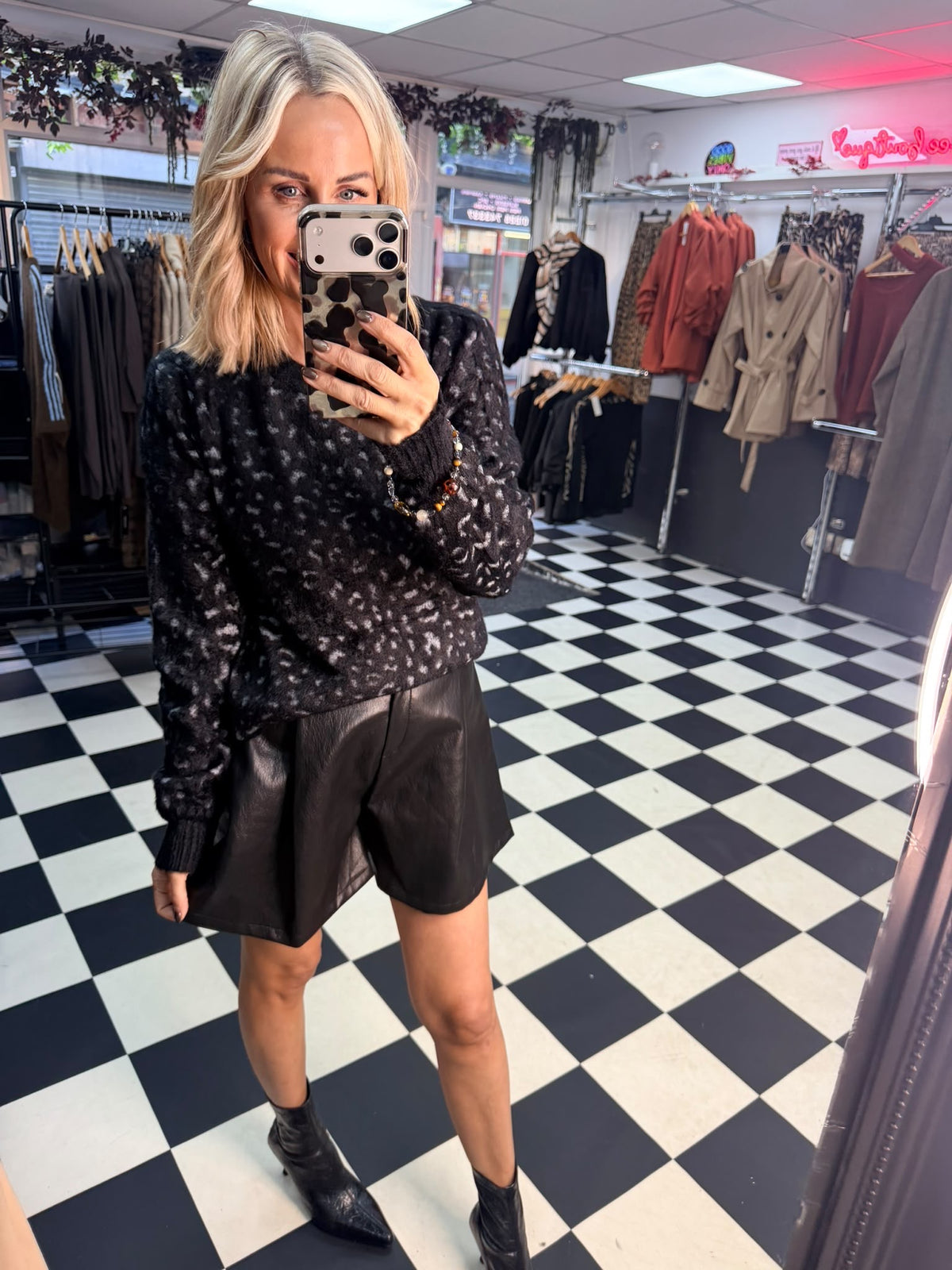 Amara animal print jumper - Black
