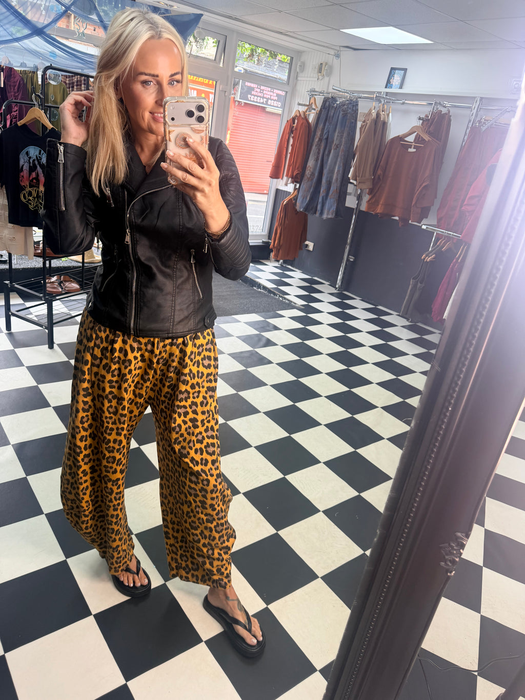 Leopard Barrel jogger Mustard