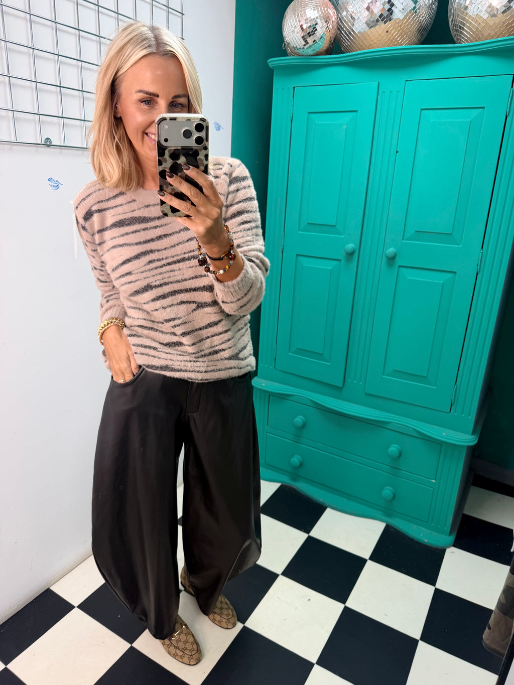 Soft touch Zebra jumper Taupe Special buy