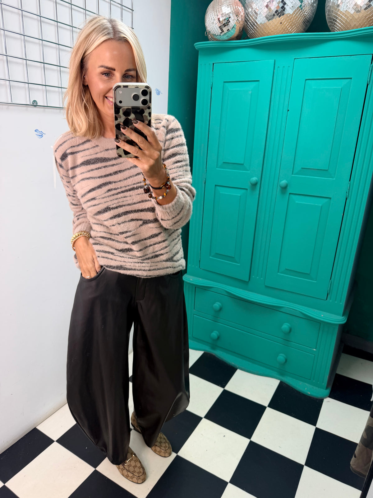 Soft touch Zebra jumper Taupe Special buy