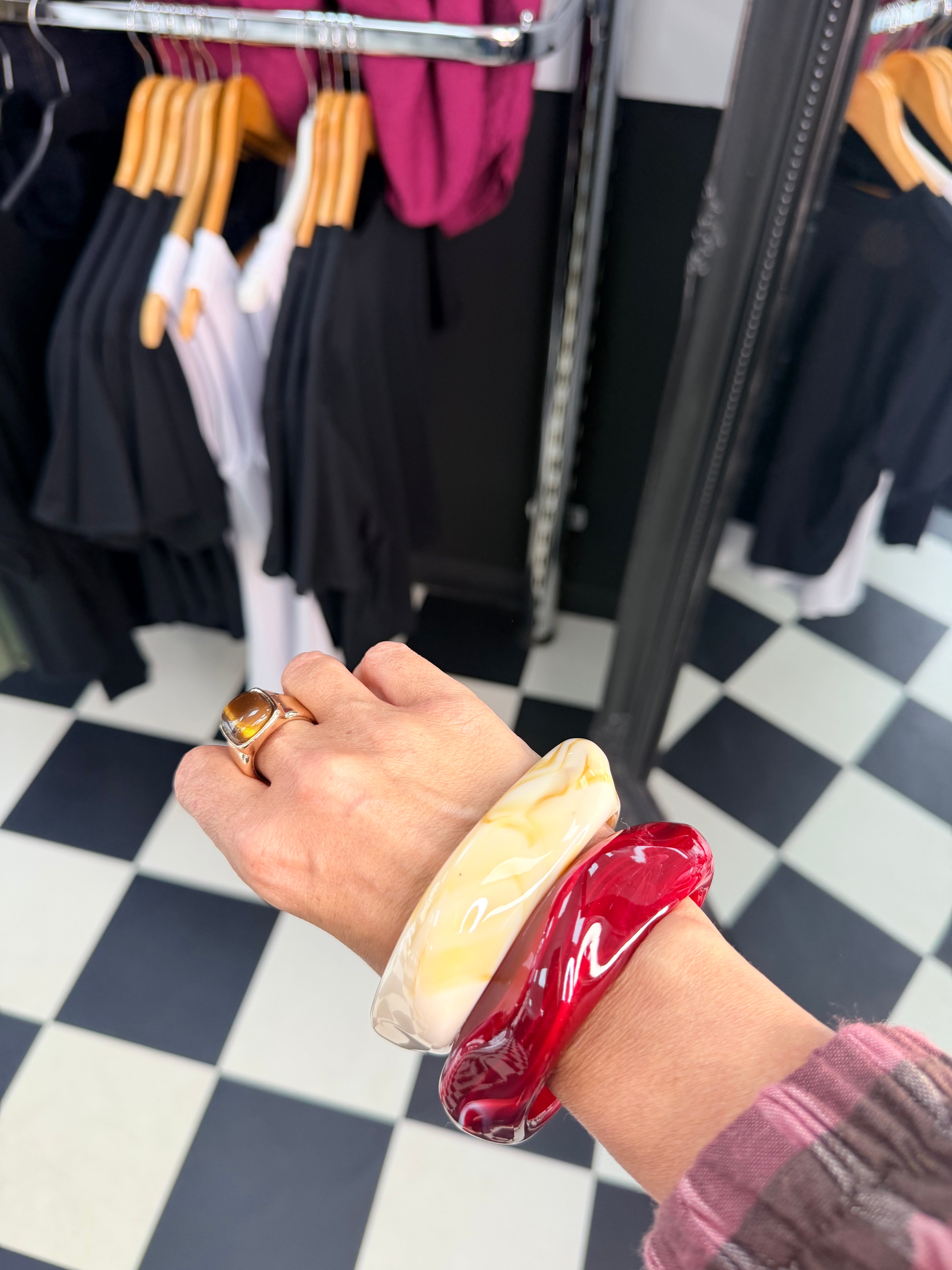 Wavy Bangle Wine