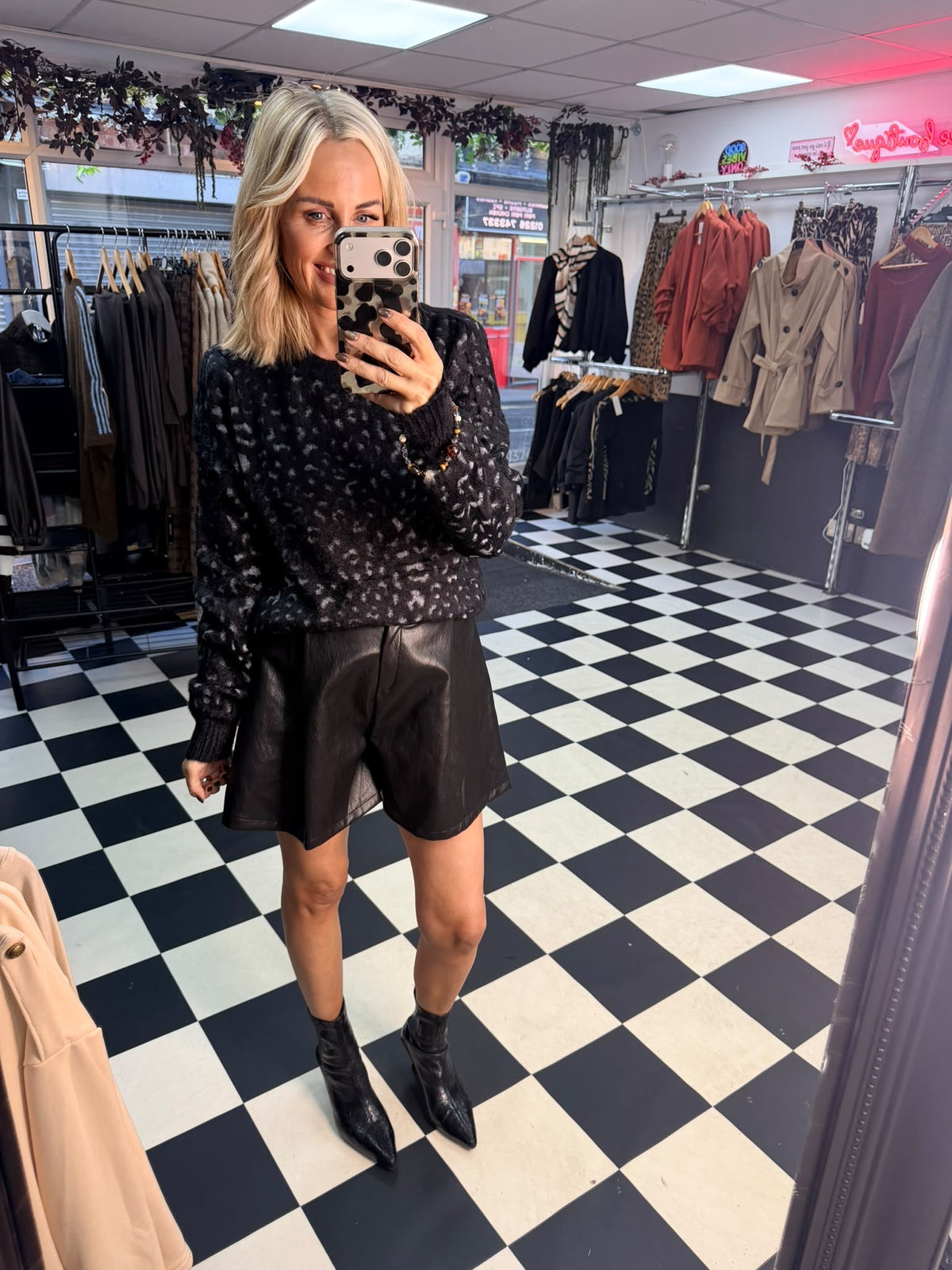 Amara animal print jumper - Black