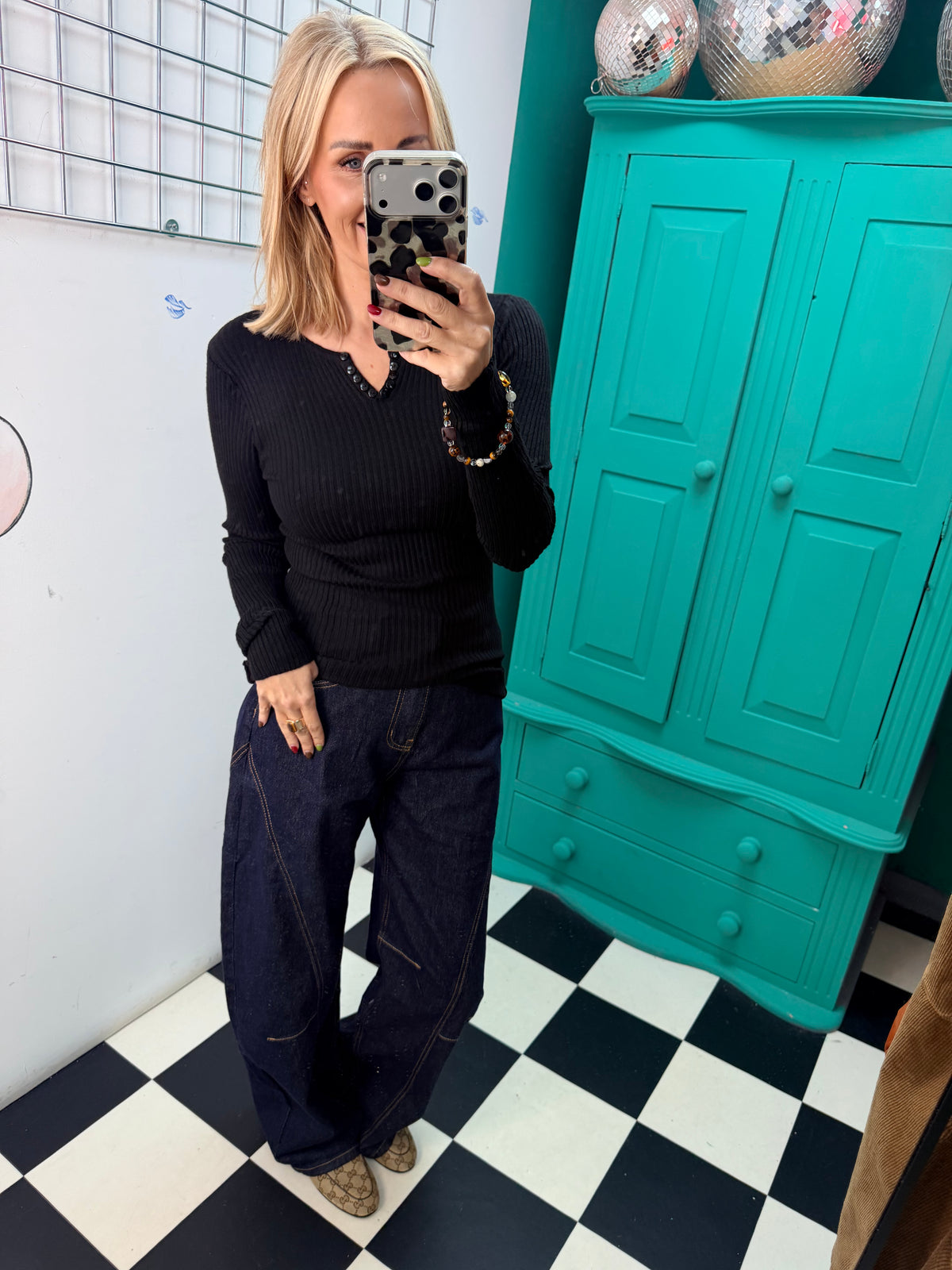 Ribbed Button V Top Black