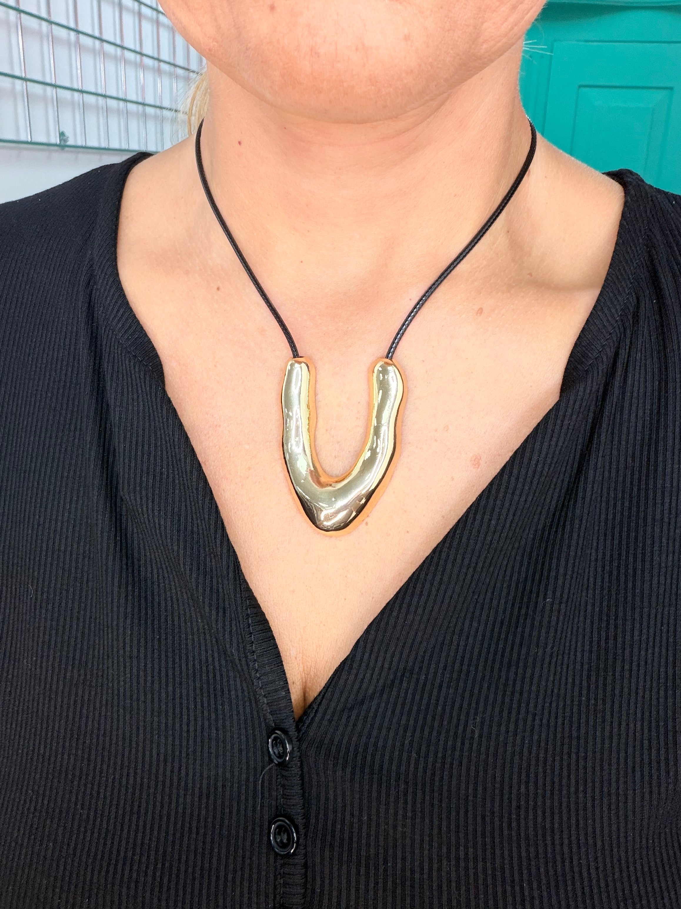 Lace Pendent V Gold