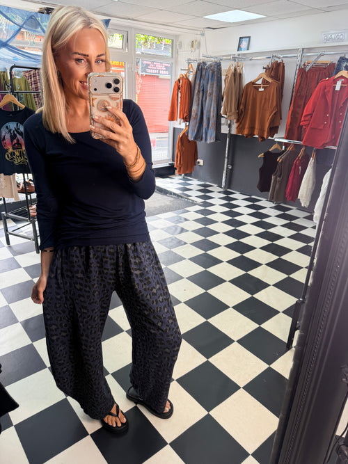 Basic Scoop Neck Basic T shirt Navy
