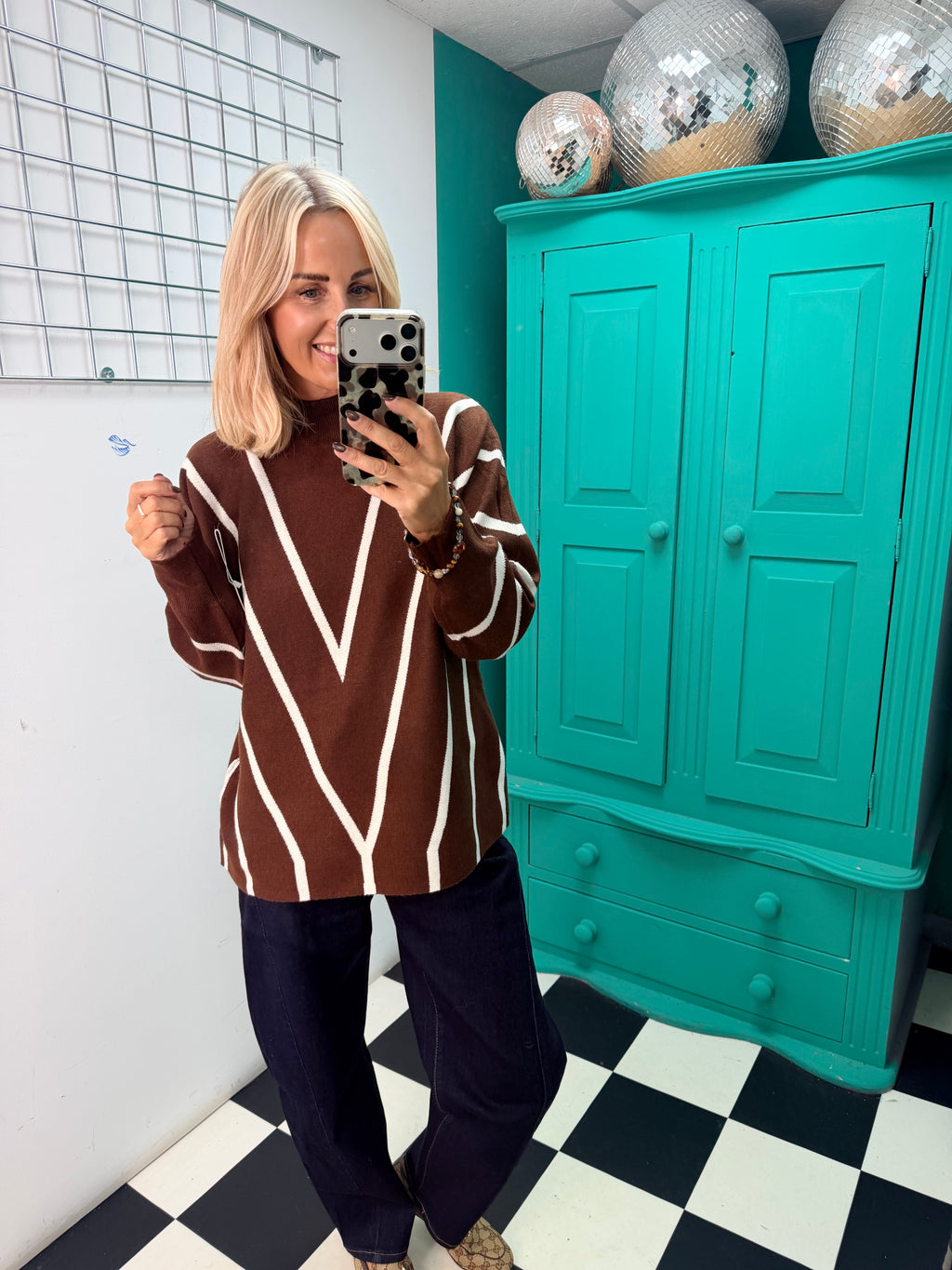 Turtle Neck Jumper V design Chocolate special buy