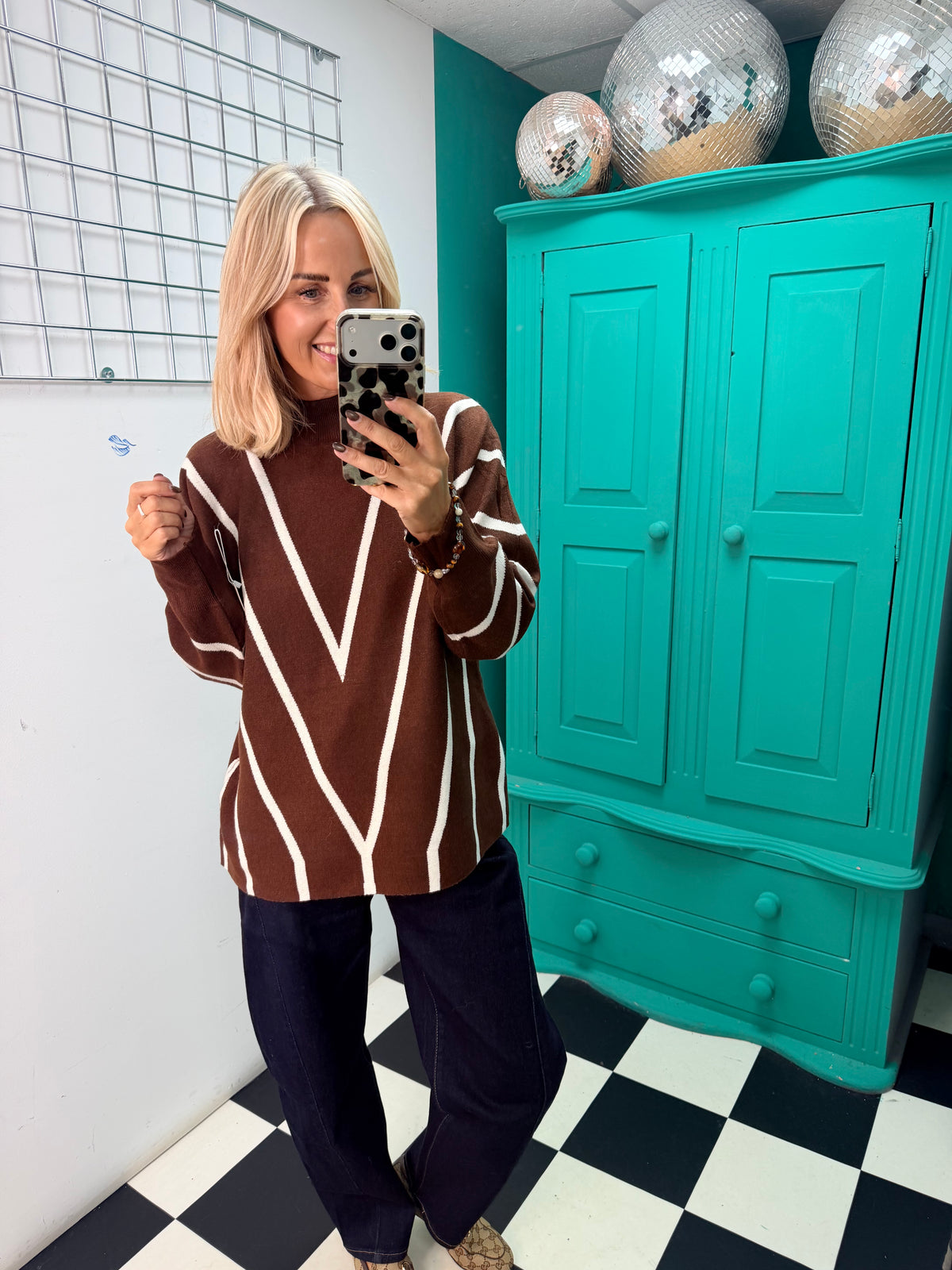Turtle Neck Jumper V design Chocolate special buy