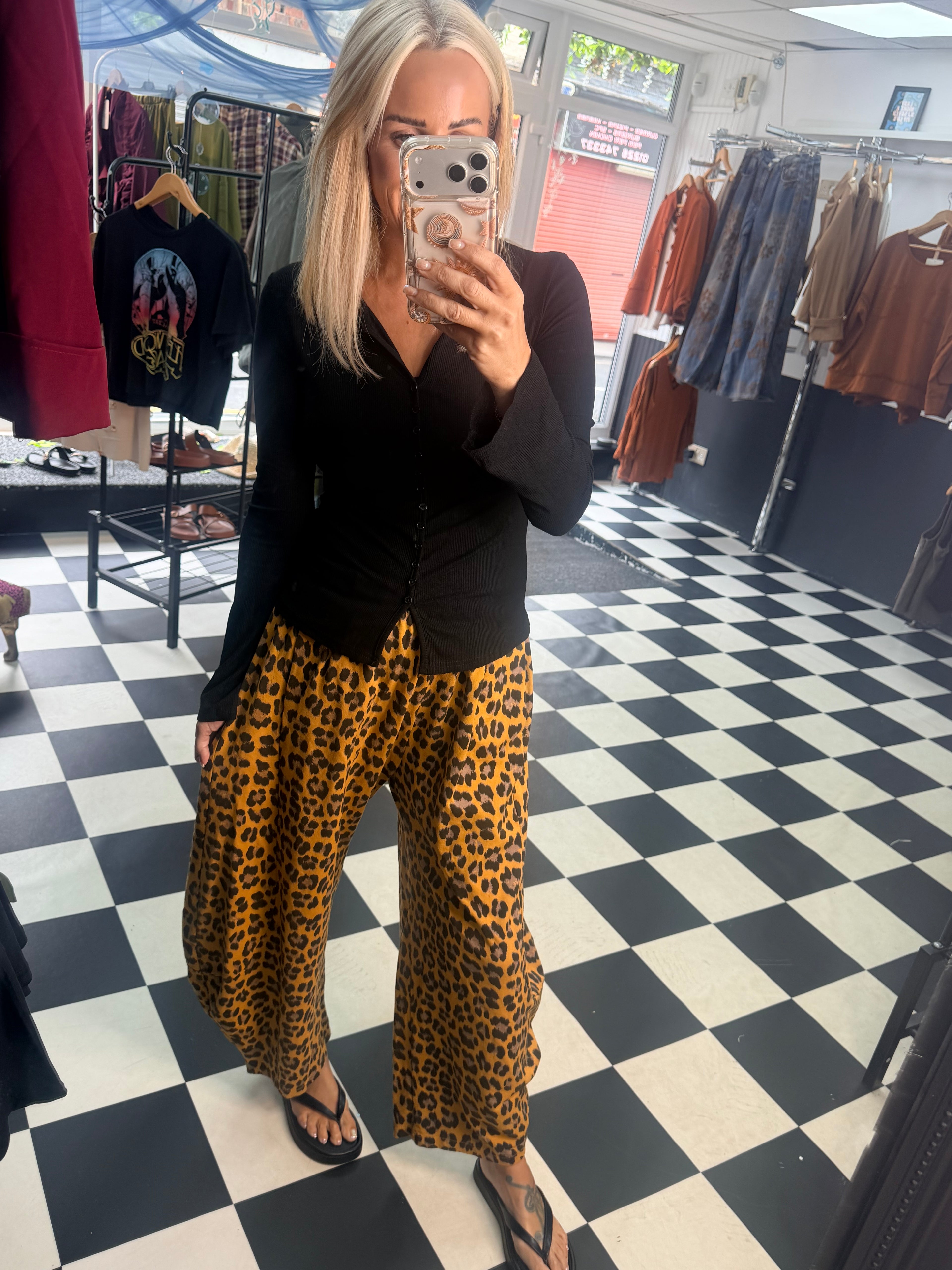 Leopard Barrel jogger Mustard