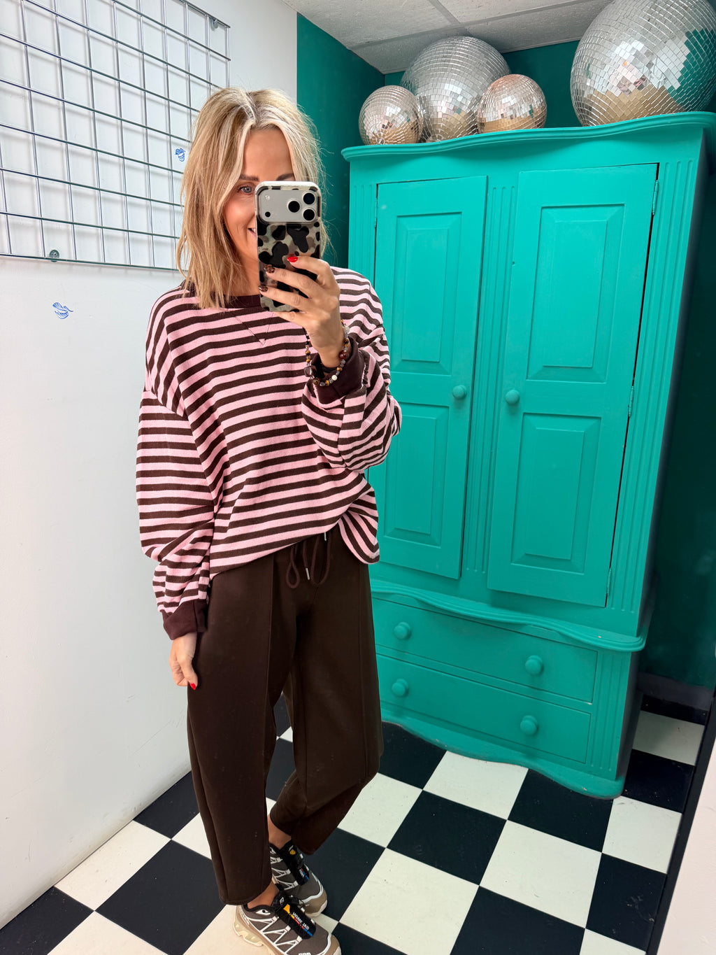 Weekend V Stripe Special Buy Chocolate and Pink