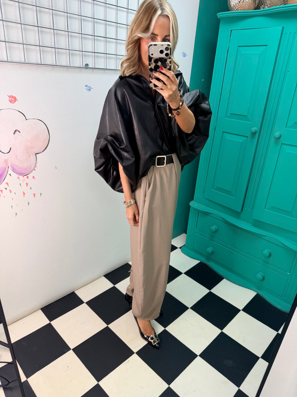 The Harper Half Belt Barrel Trousers Taupe