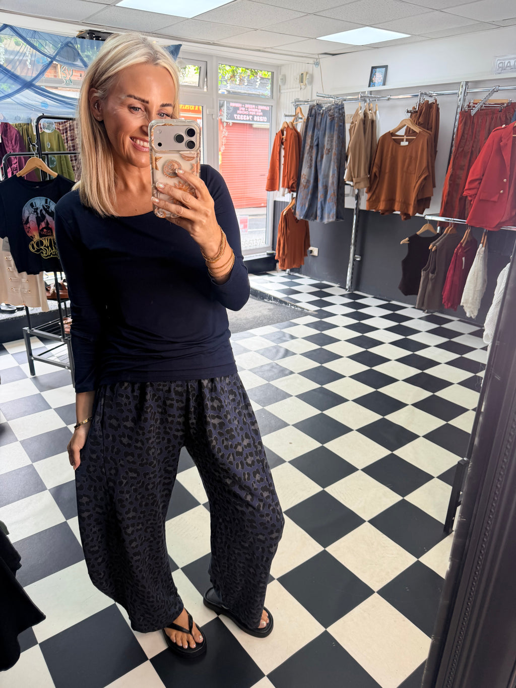Leopard Barrel jogger Navy