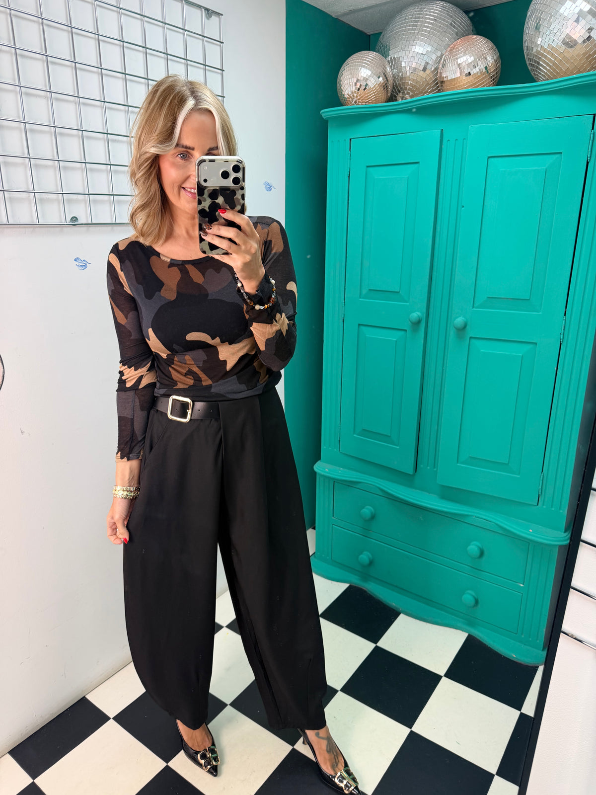 The Harper Half Belt Barrel Trousers Black
