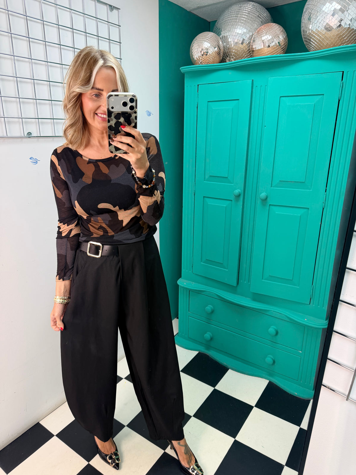 The Harper Half Belt Barrel Trousers Black