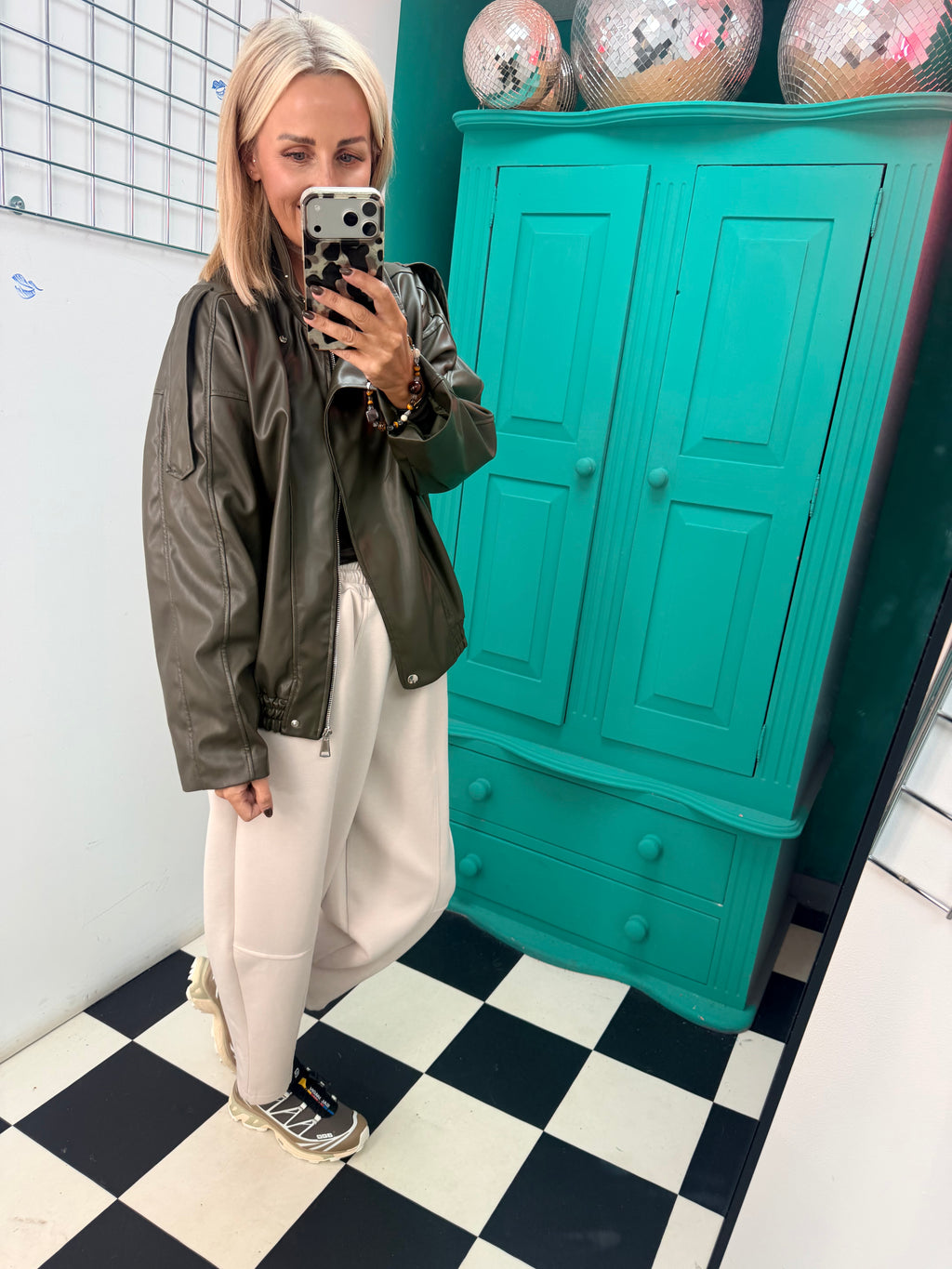 Cora Carrot Leg Joggers Cream