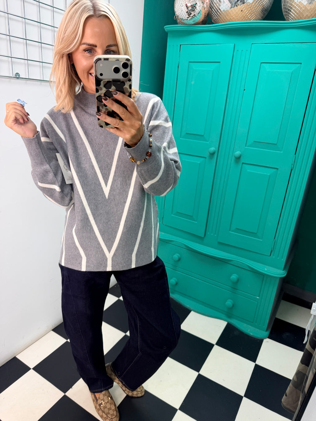 Turtle Neck Jumper V design Grey special buy