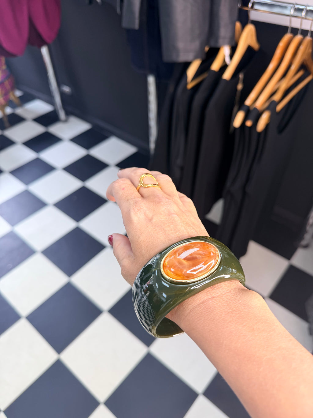 Gem Stone Bangle Green Oval