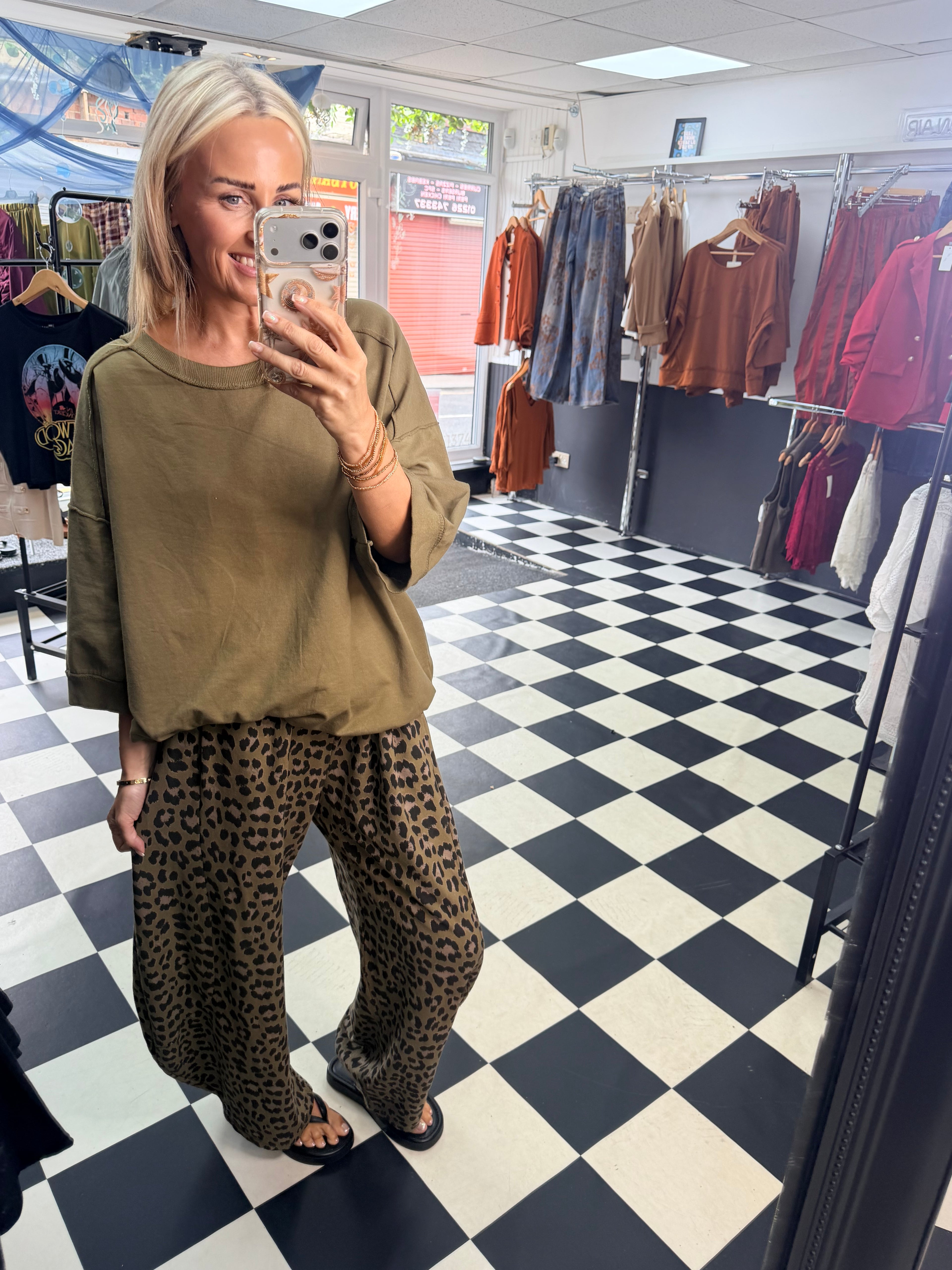 Leopard Barrel jogger Green