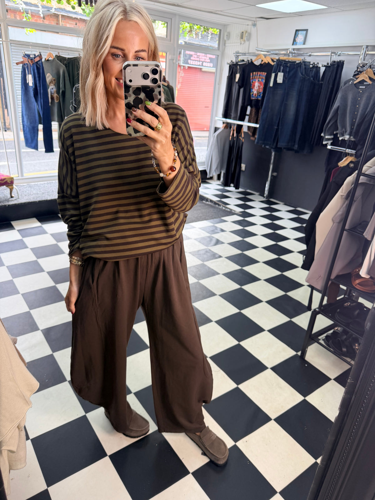 Basic Stripe - Khaki and chocolate