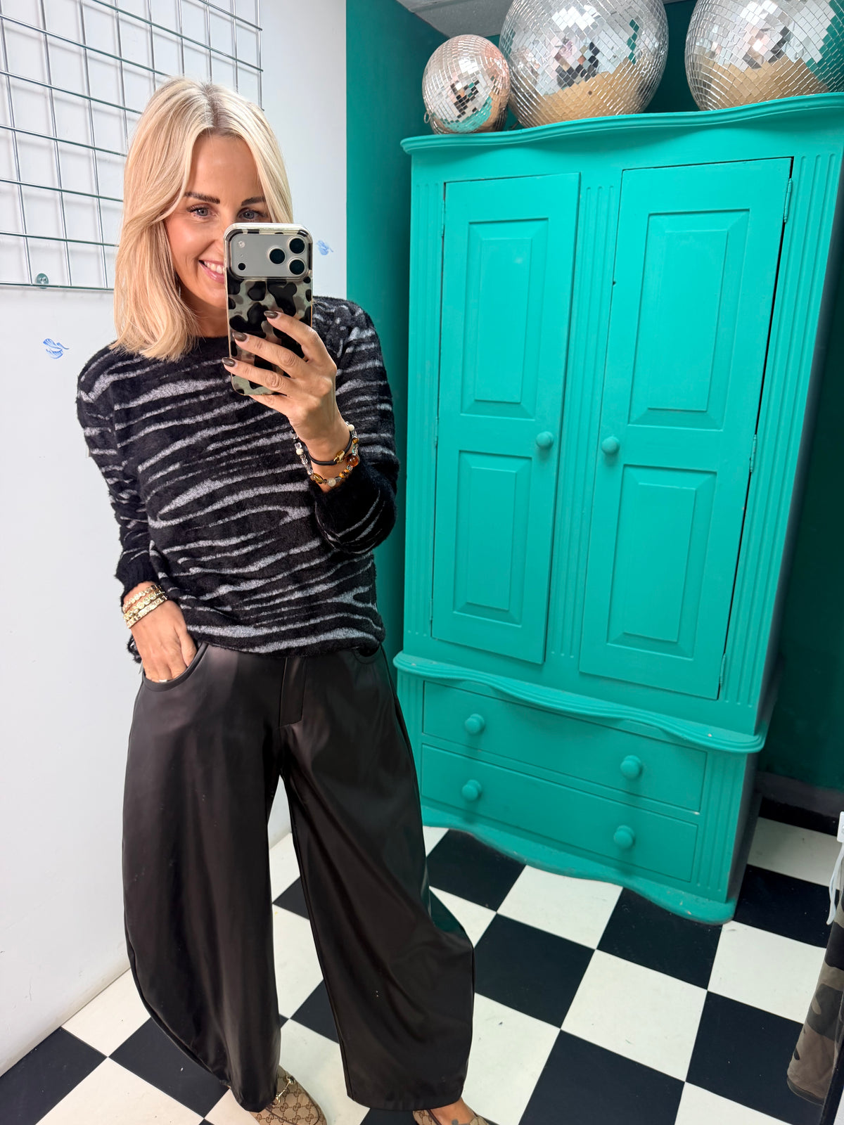 Soft touch Zebra jumper black Special buy