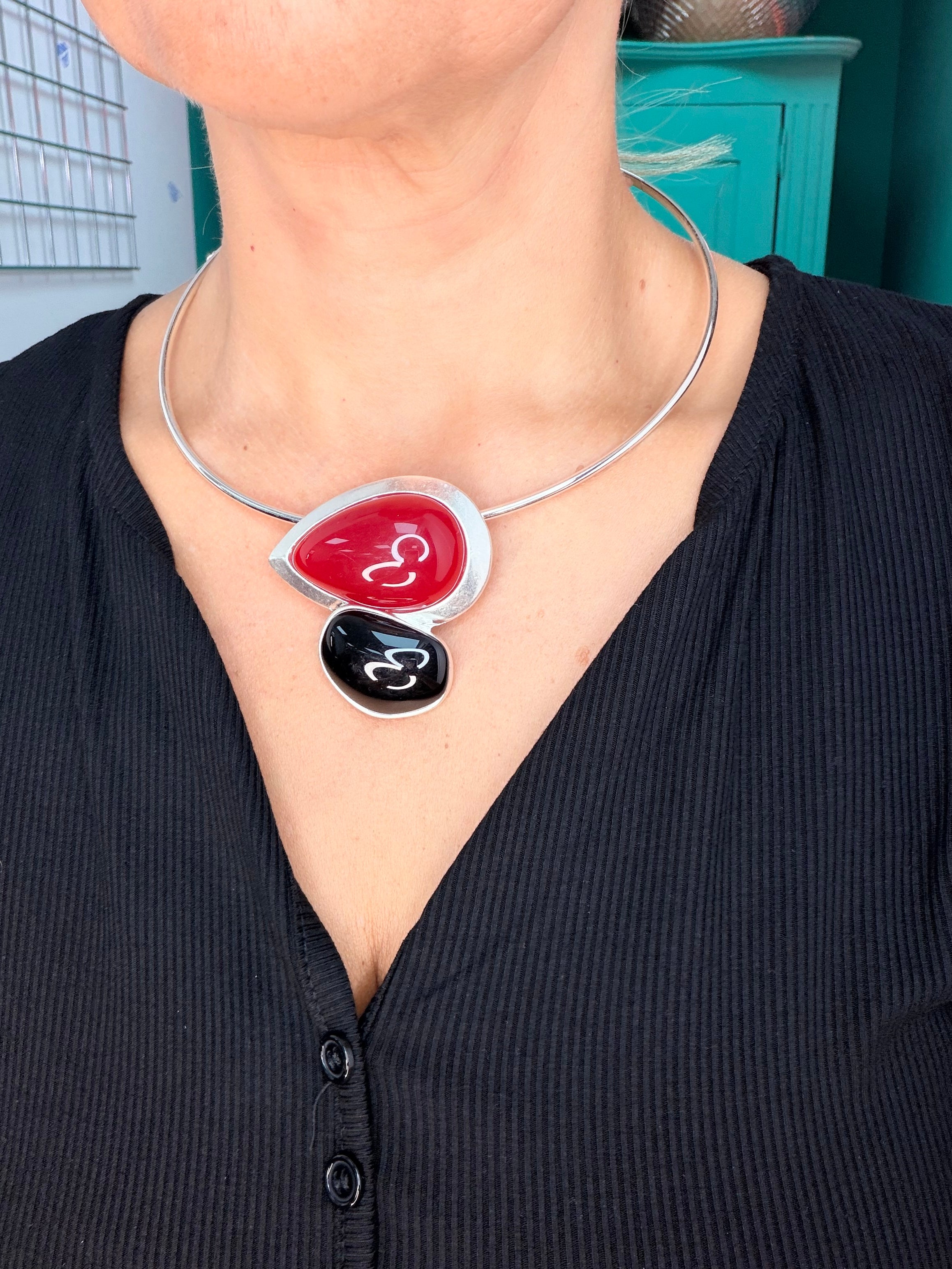 Hoop Necklace Black and Wine