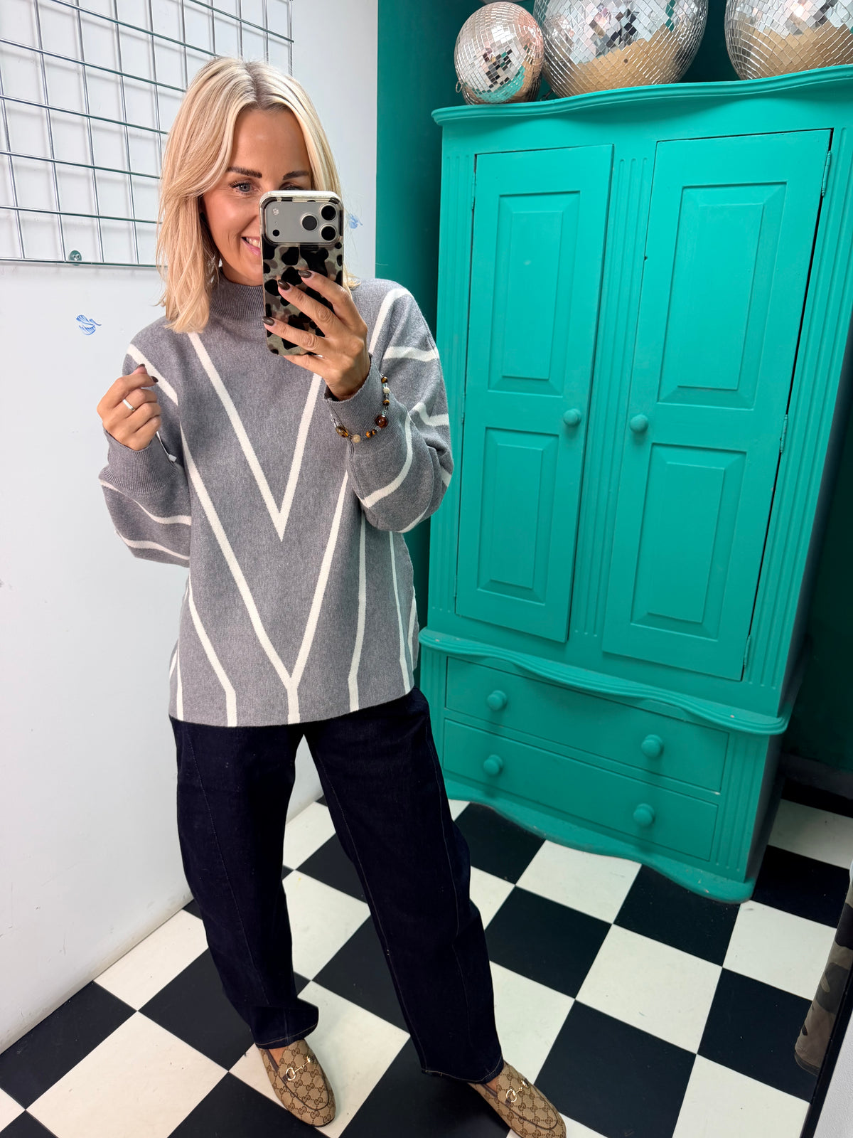 Turtle Neck Jumper V design Grey special buy