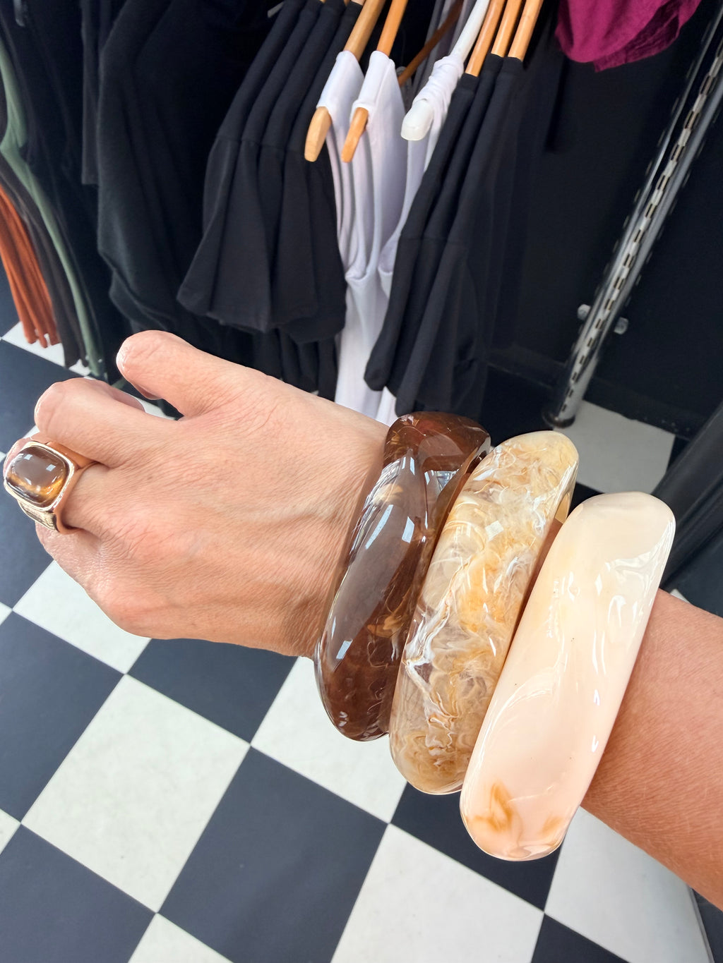 Wavy Bangle Cream and Amber