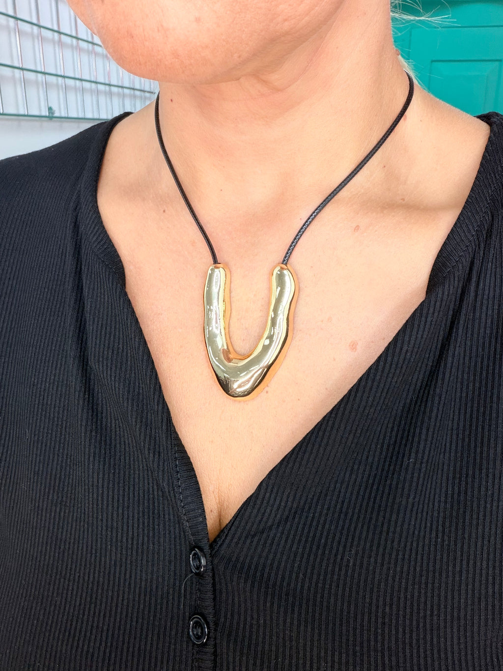 Lace Pendent V Gold