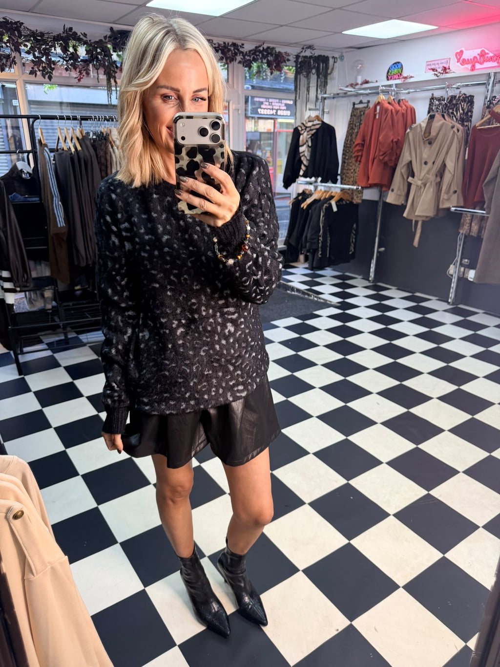 Amara animal print jumper - Black