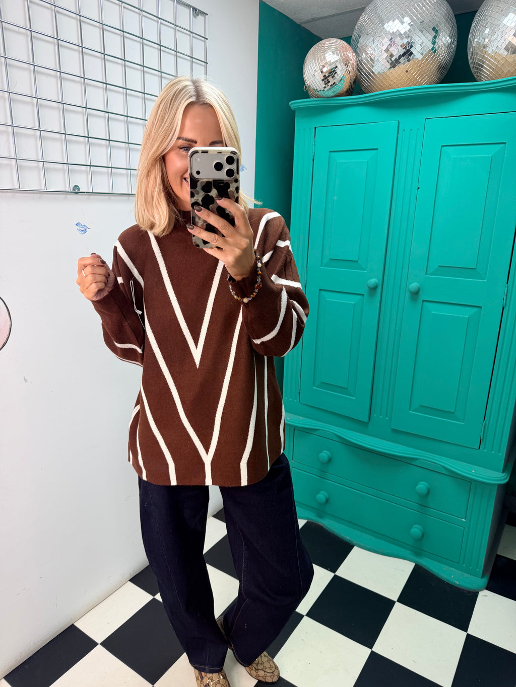 Turtle Neck Jumper V design Chocolate special buy