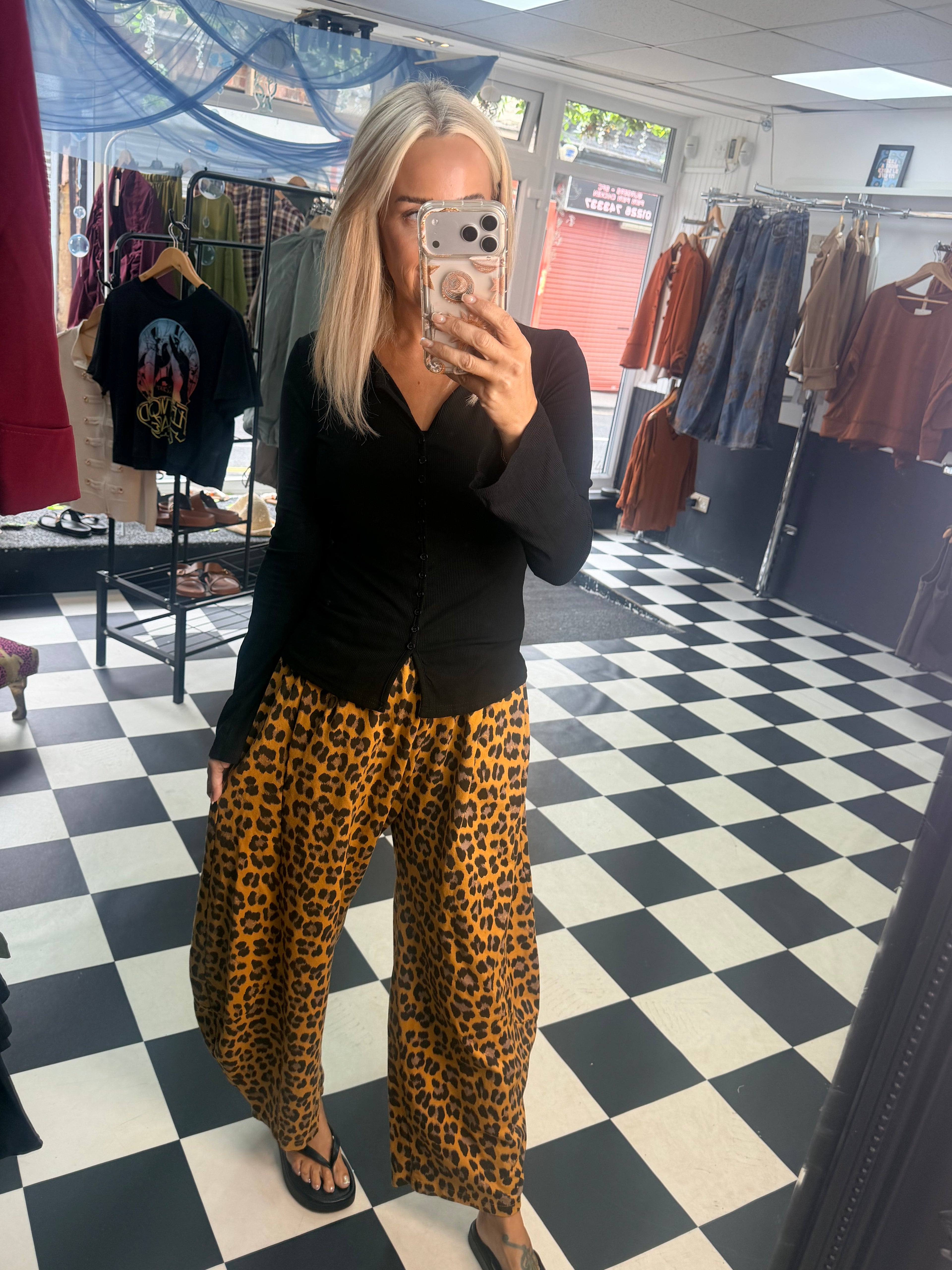 Leopard Barrel jogger Mustard