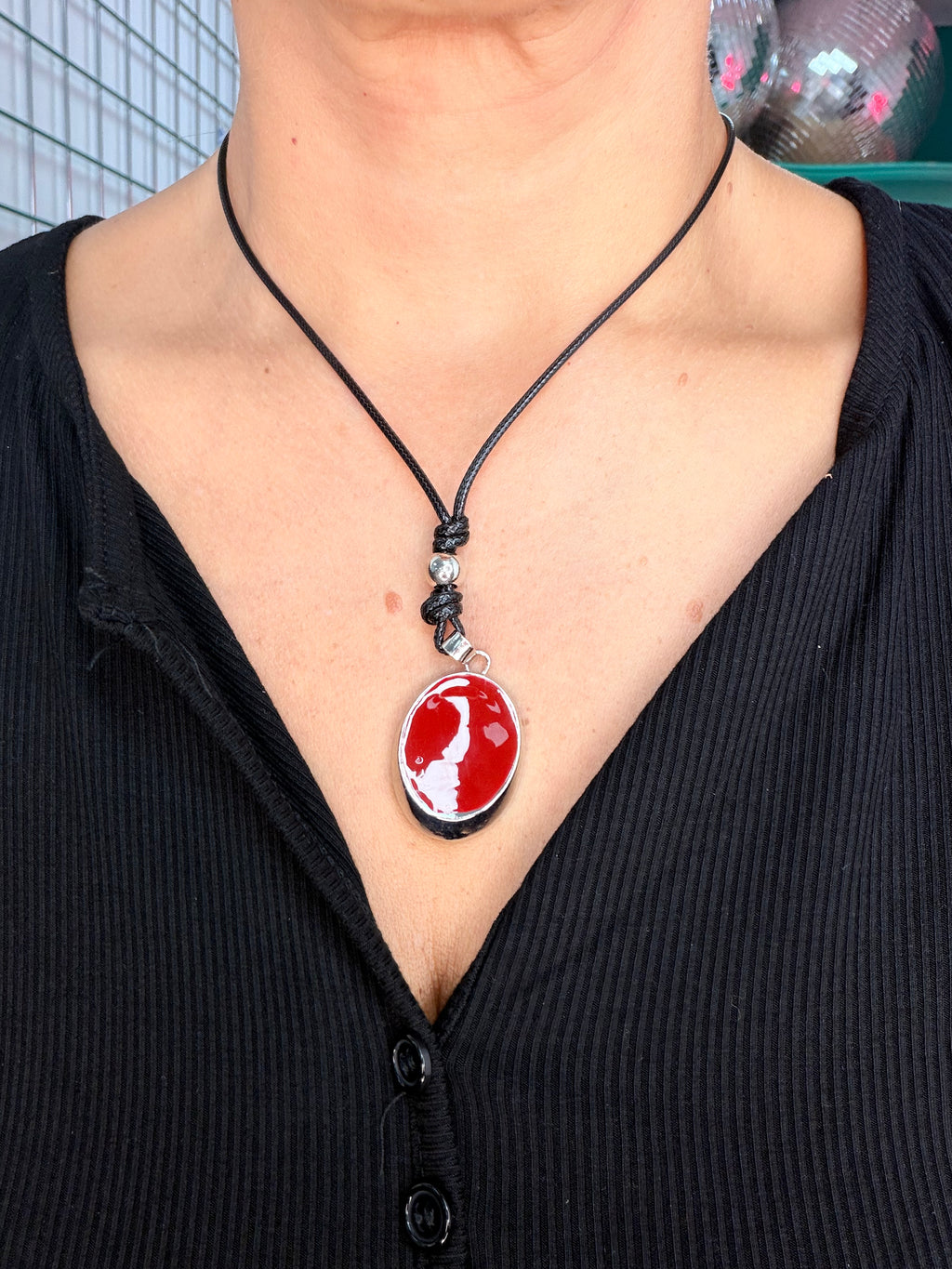 Lace Pendent Rust